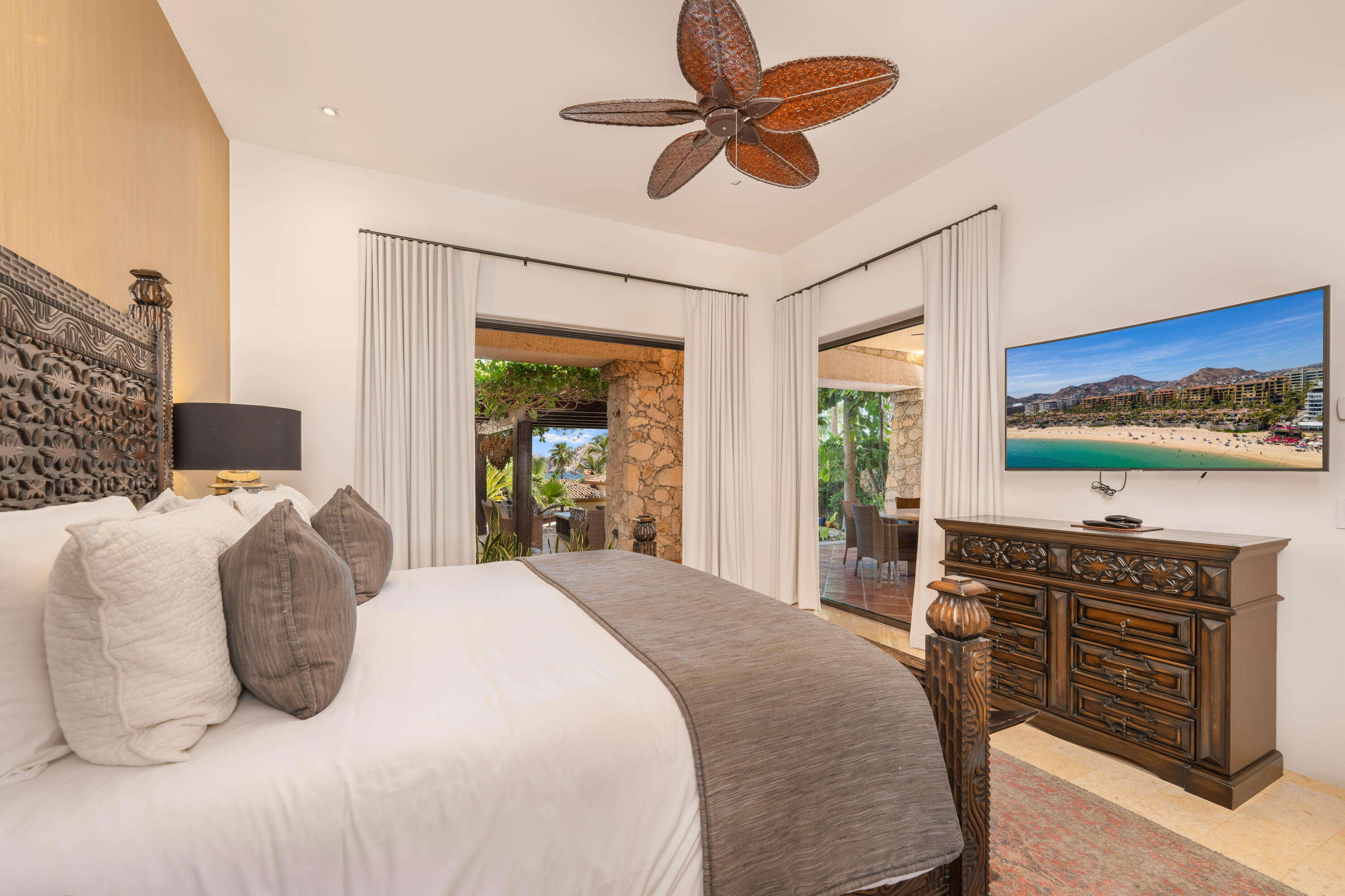 Veranda, Hacienda Beach Club