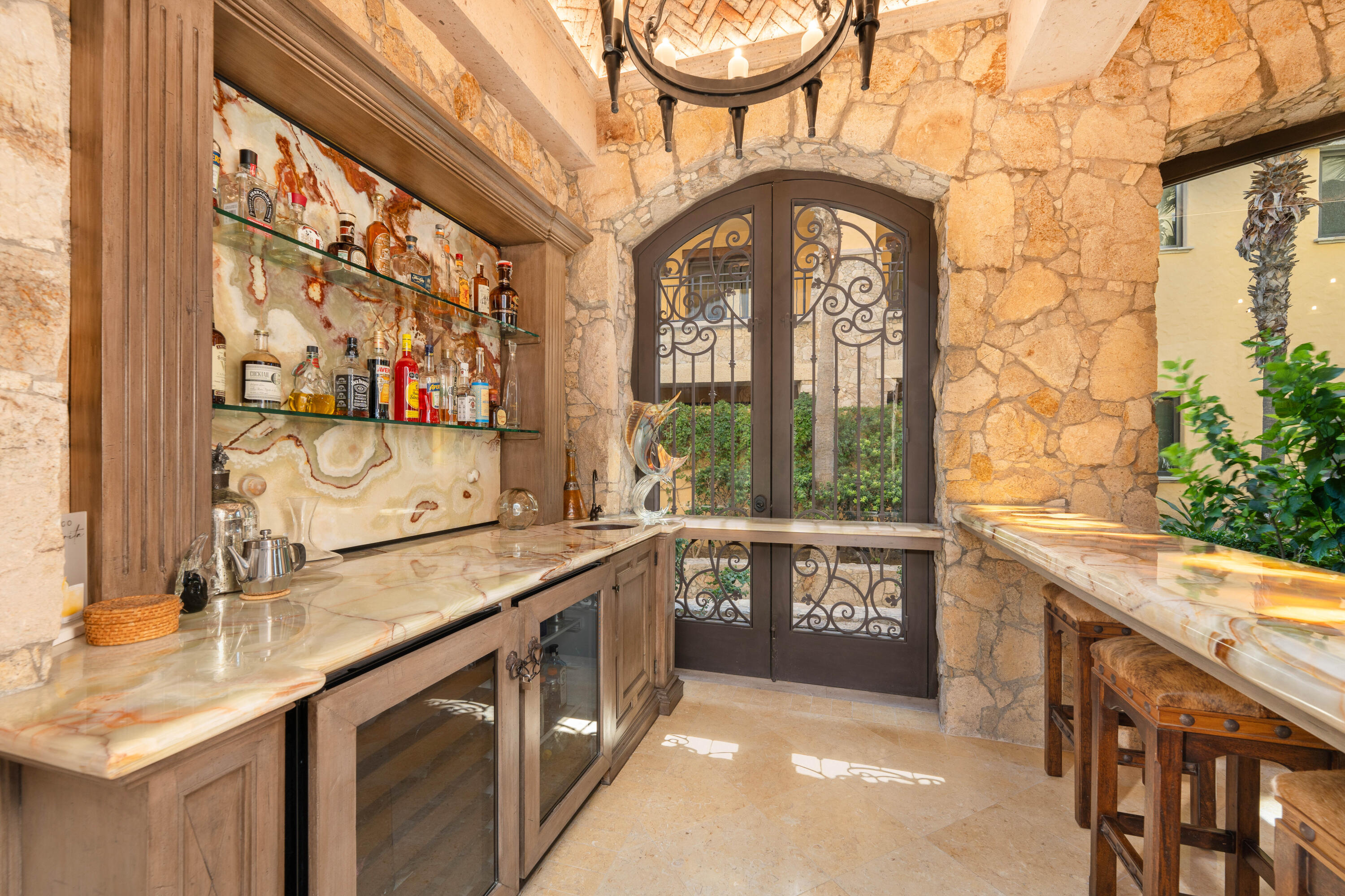 Veranda, Hacienda Beach Club