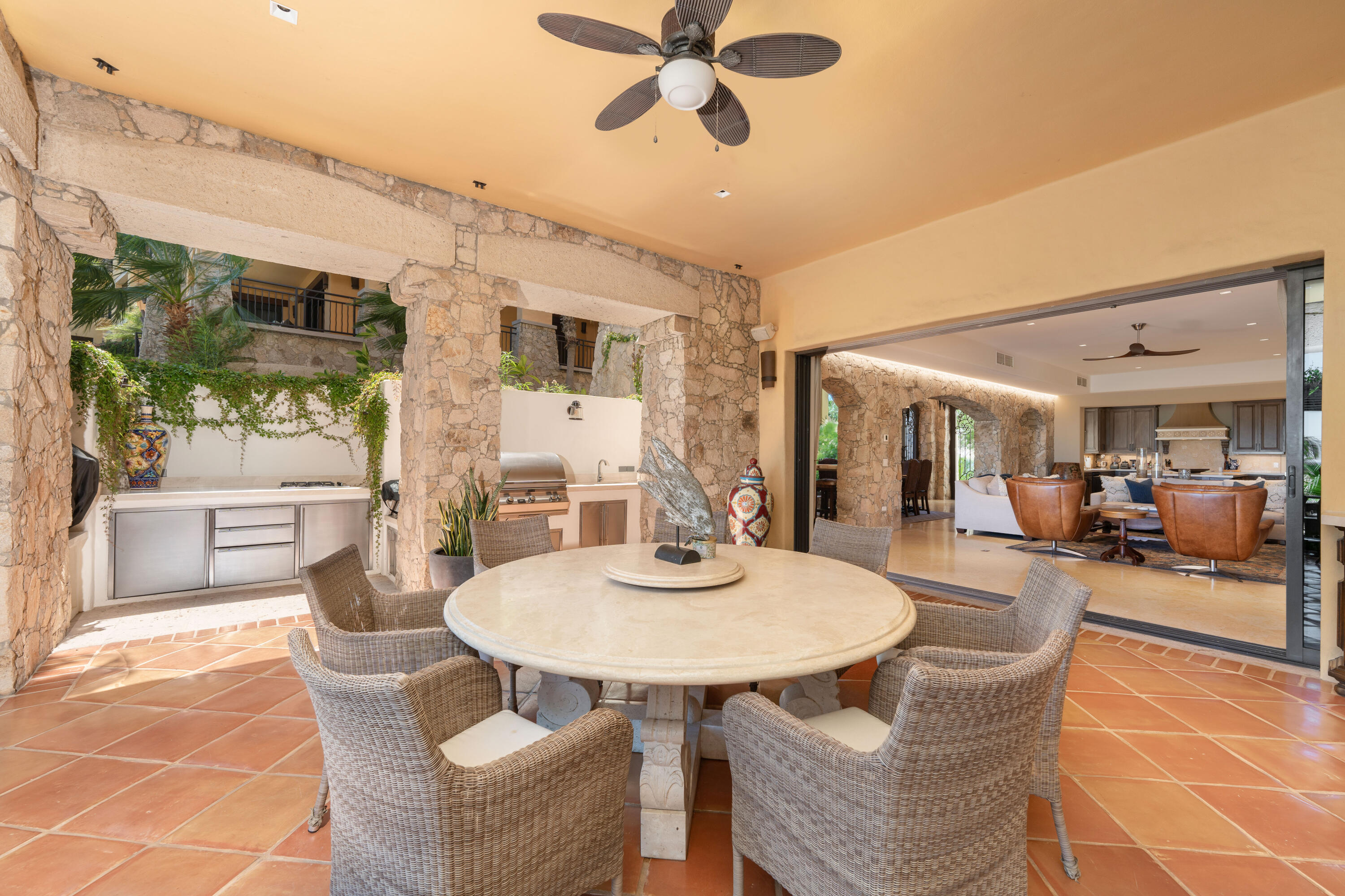 Veranda, Hacienda Beach Club