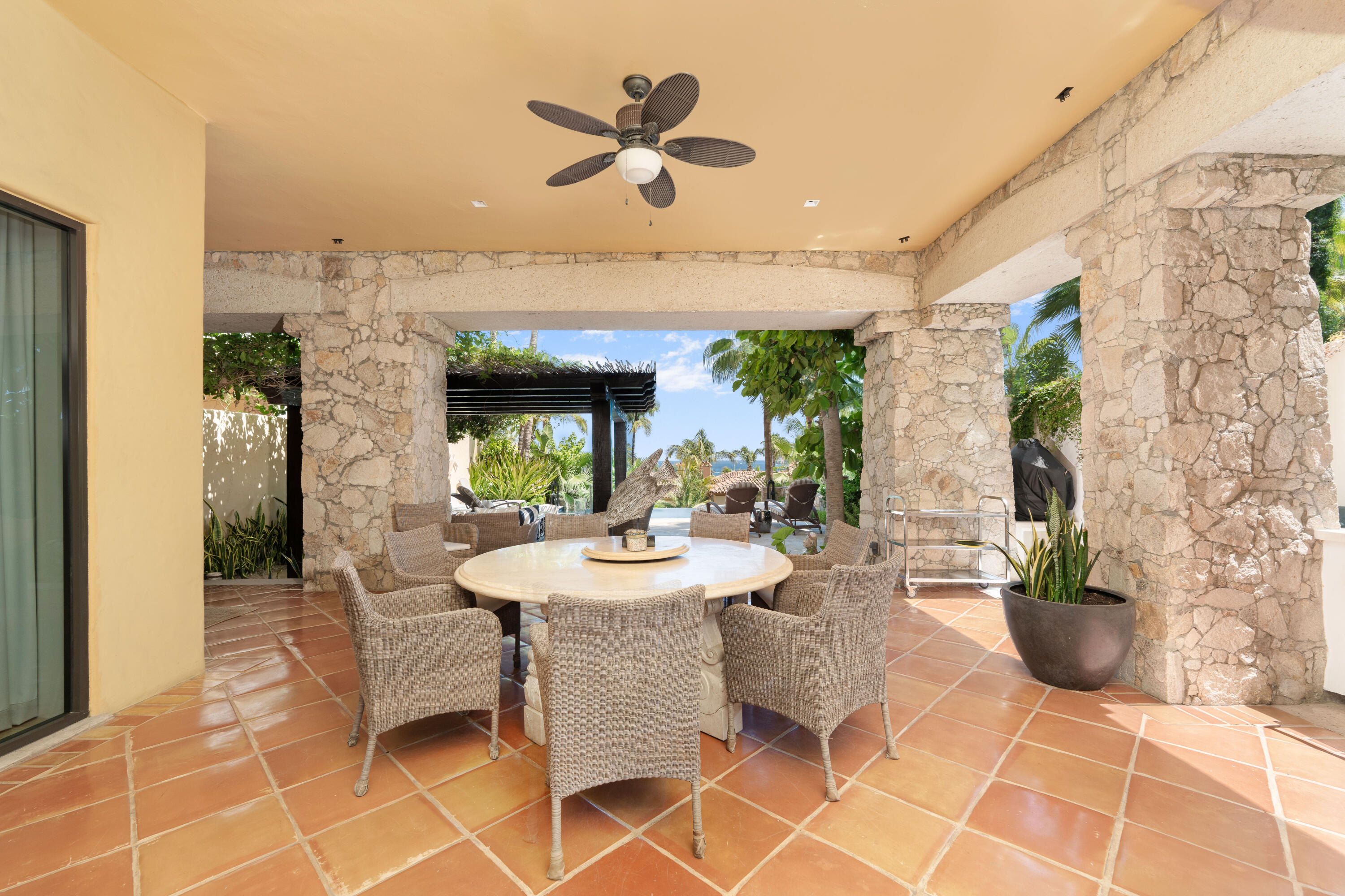 Veranda, Hacienda Beach Club