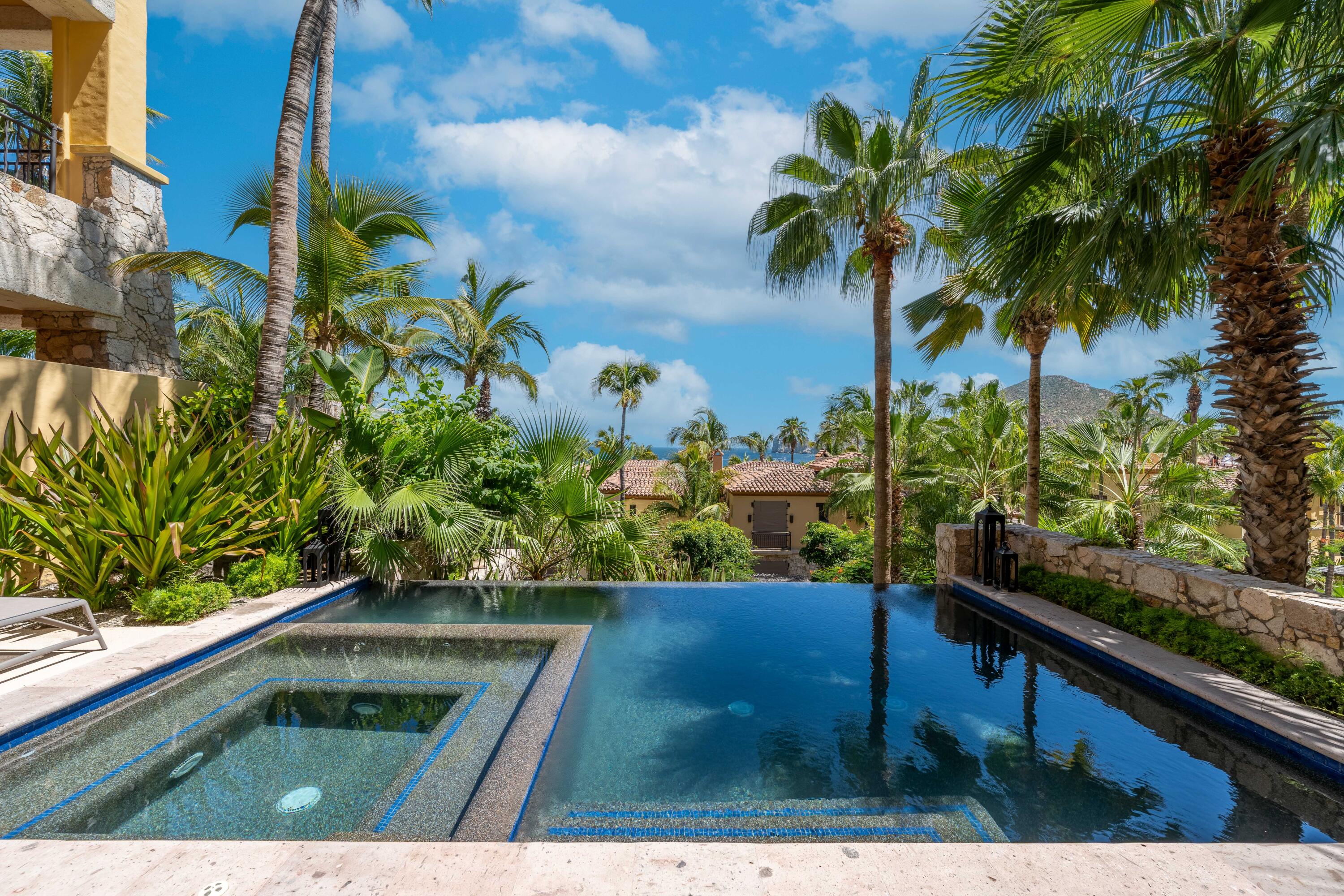 Veranda, Hacienda Beach Club