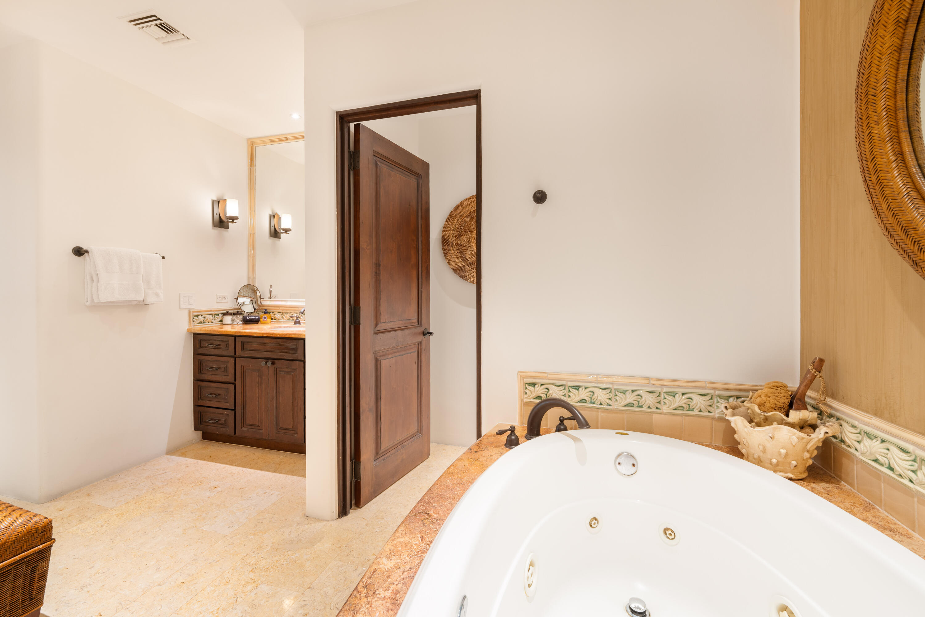 Veranda, Hacienda Beach Club