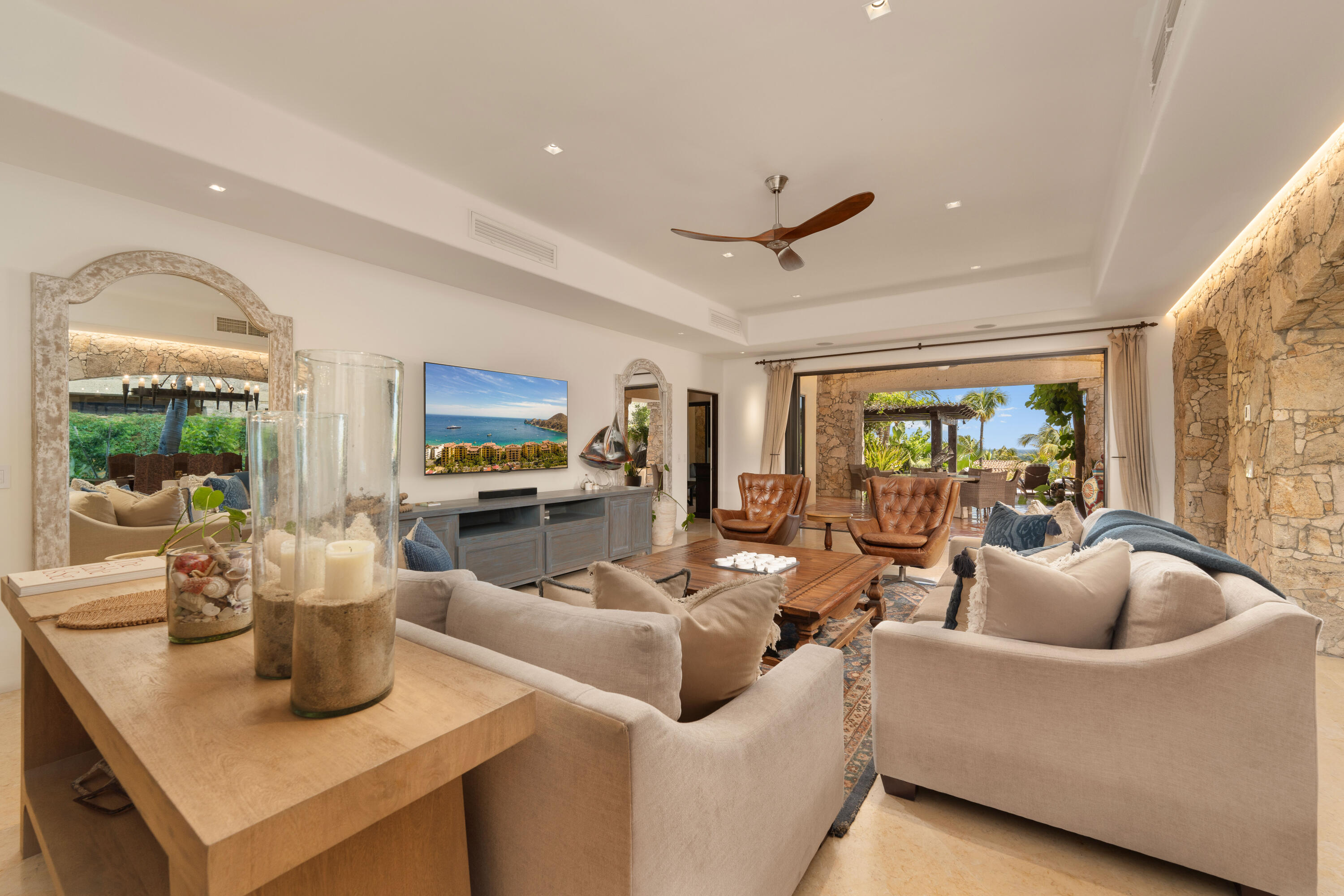 Veranda, Hacienda Beach Club