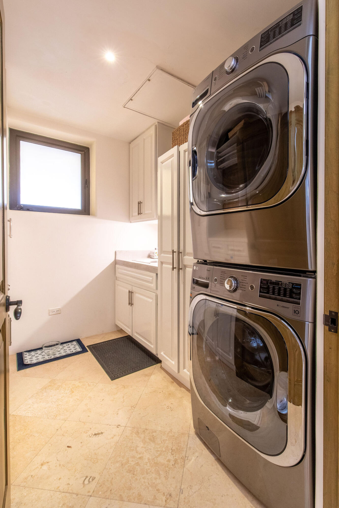 JR. PENTHOUSE, HACIENDA OWNER FINANCING