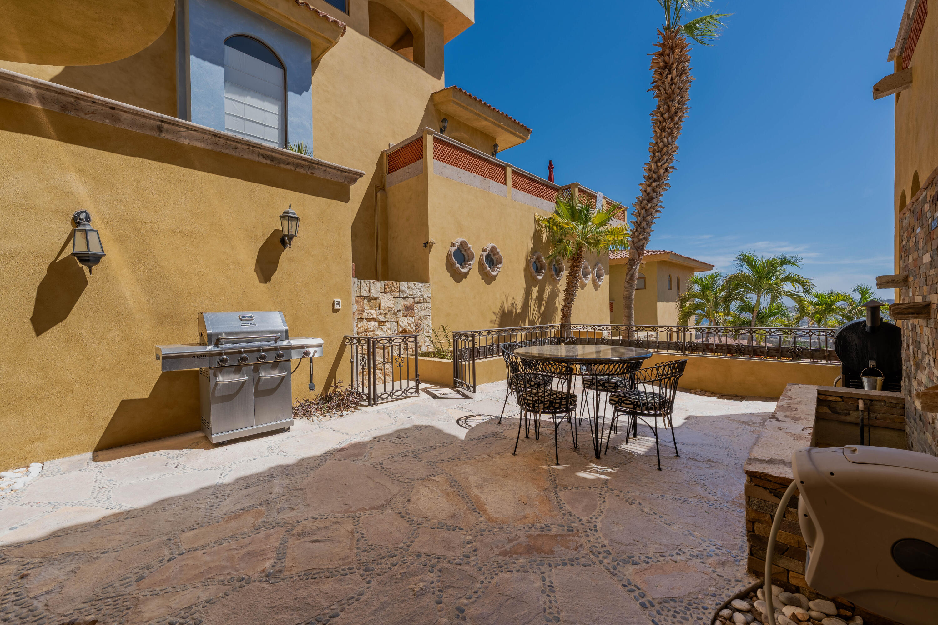 El Cielito Condo, Palma Real Privada al Paraiso