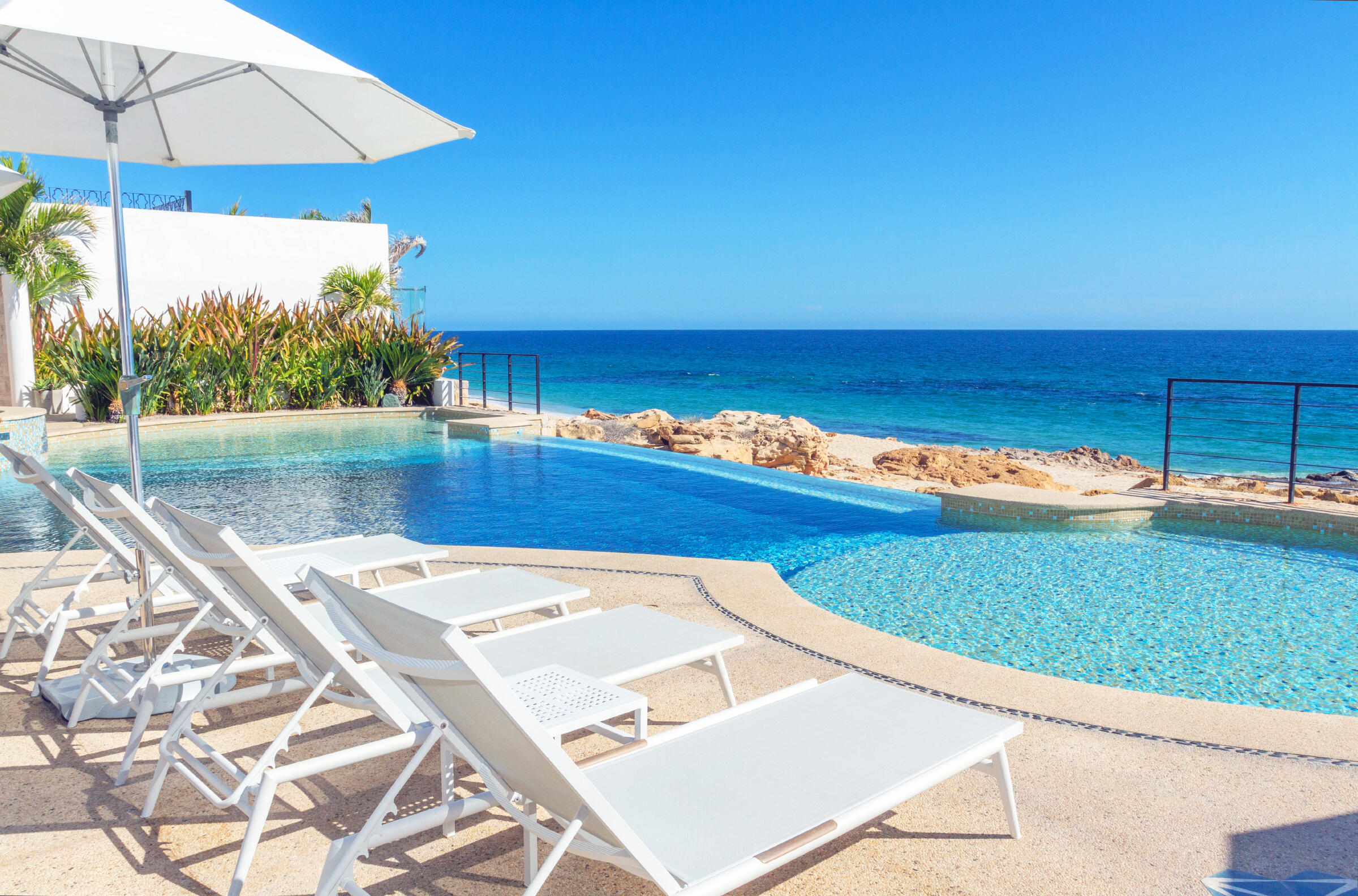 CONDO, EL ENCANTO, SELLER FIN. GARAGE