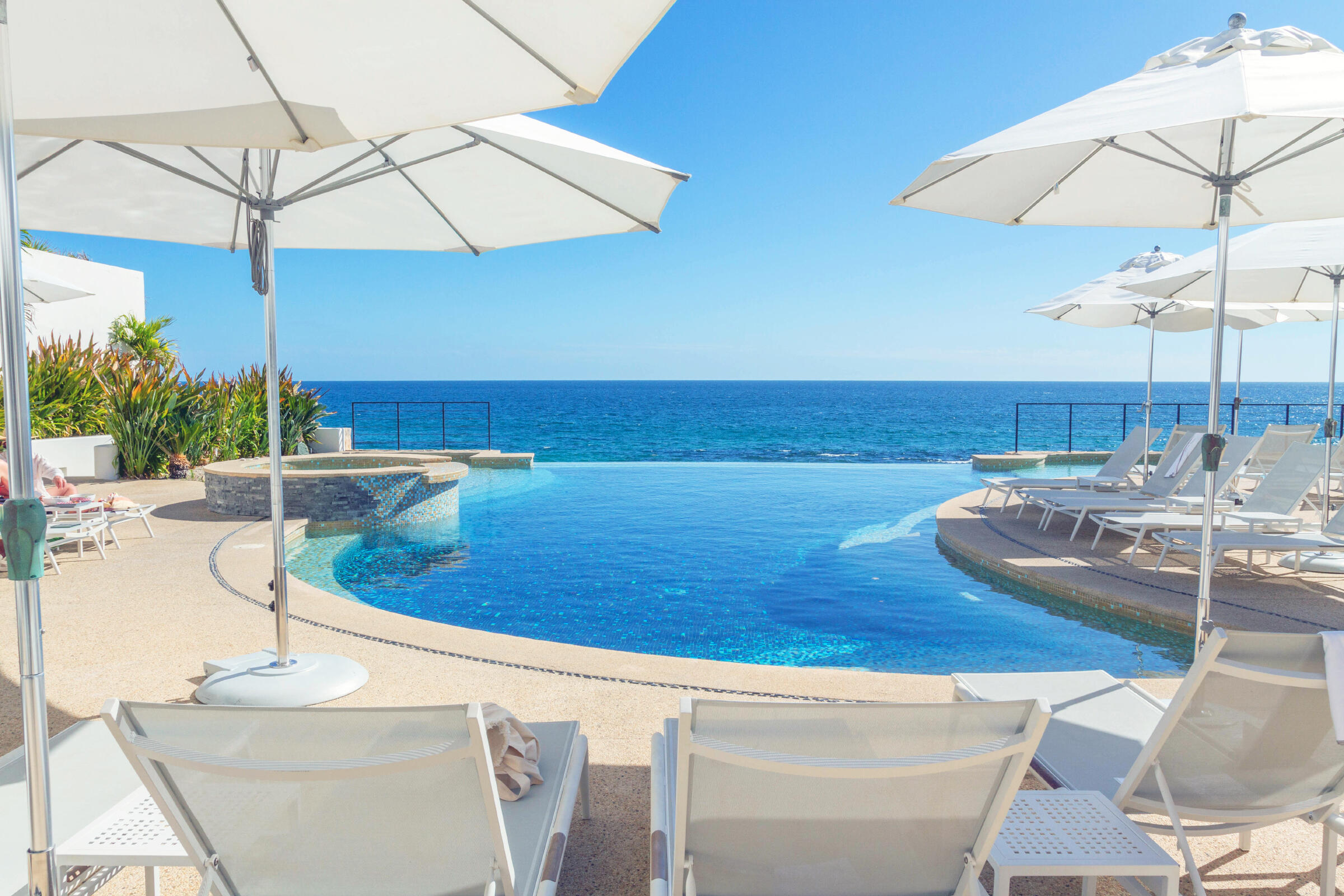 CONDO, EL ENCANTO, SELLER FIN. GARAGE