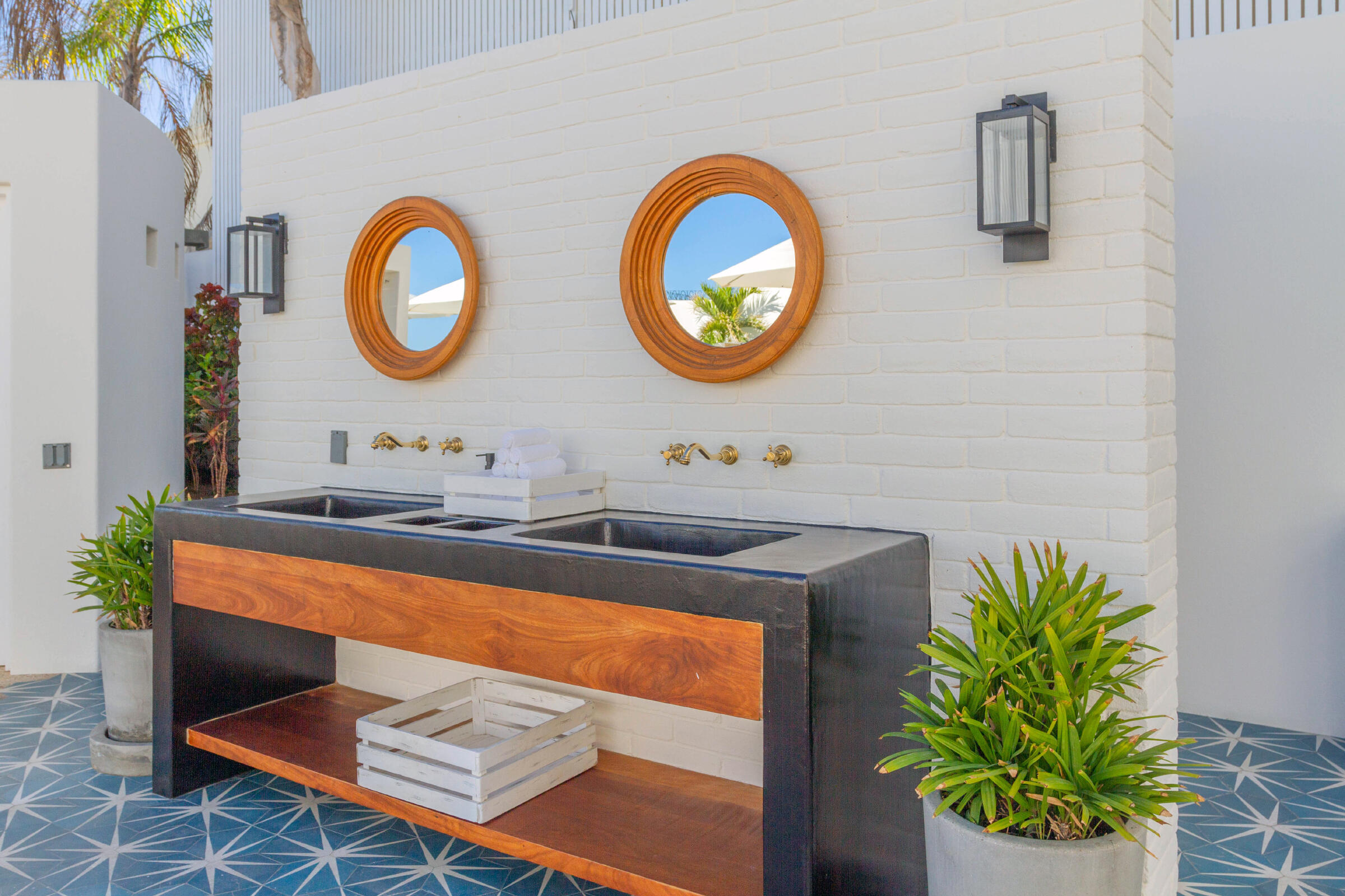 CONDO, EL ENCANTO, SELLER FIN. GARAGE