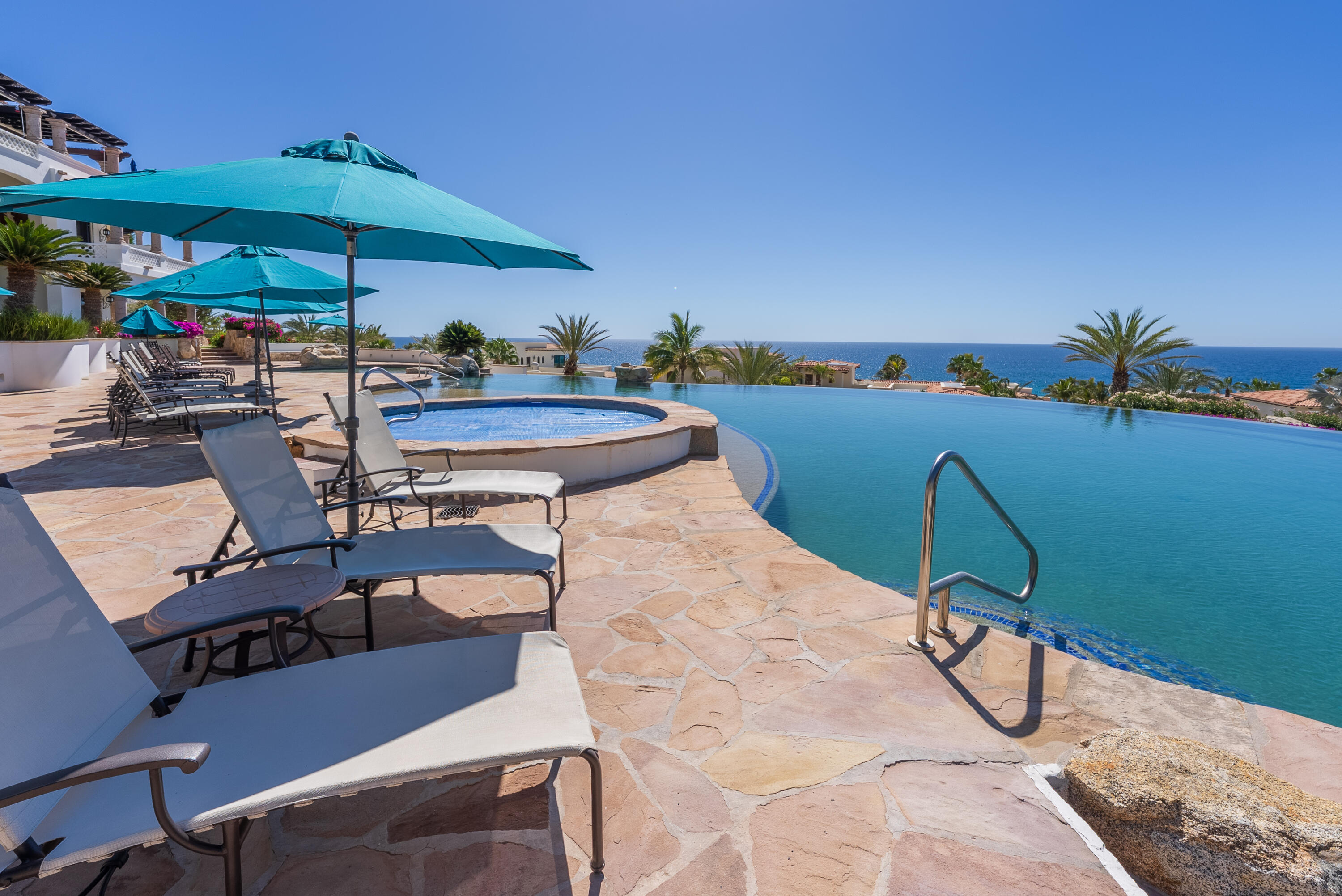 CONDO, EL ENCANTO, SELLER FIN. GARAGE