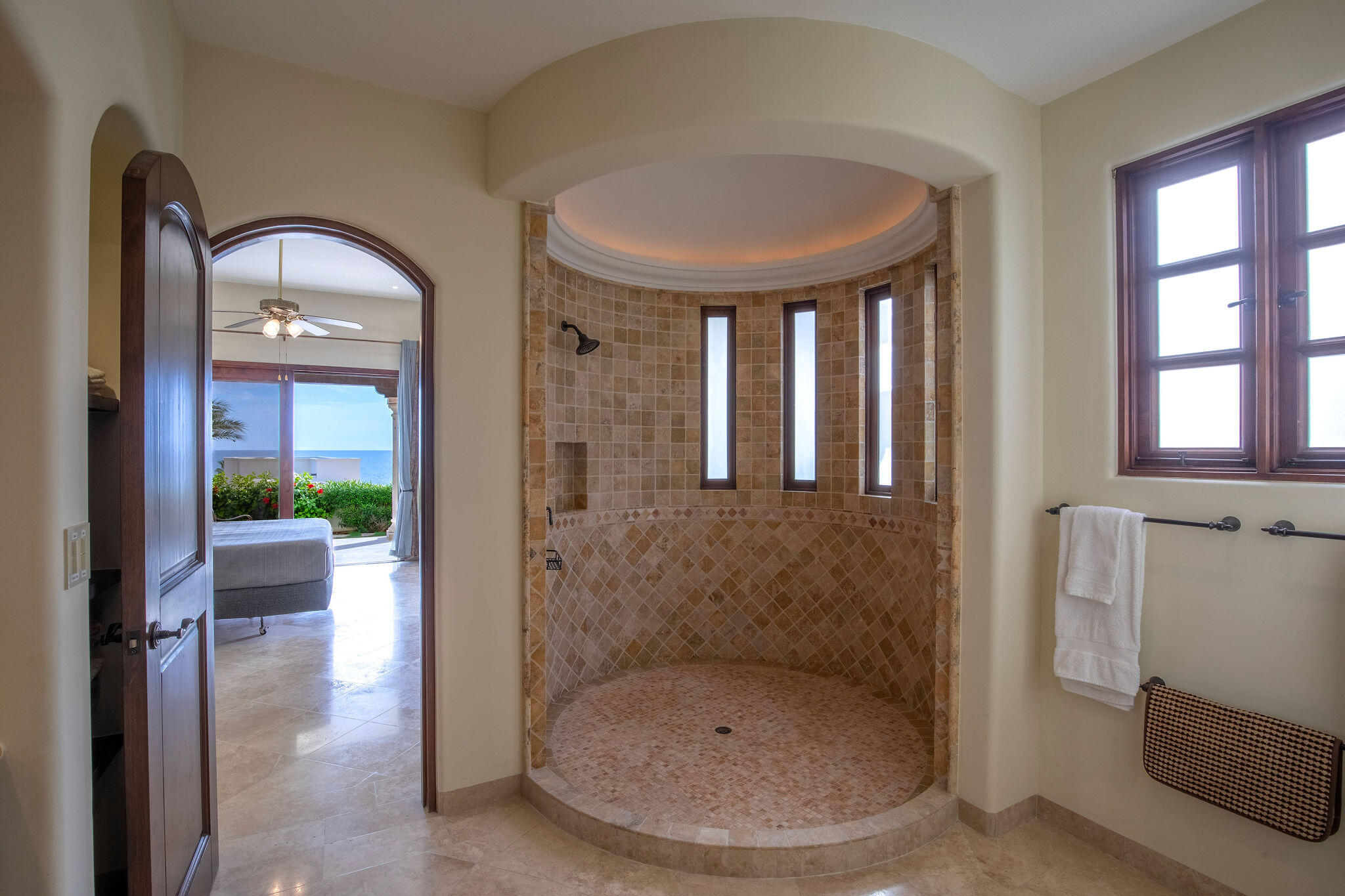 CONDO, EL ENCANTO, SELLER FIN. GARAGE