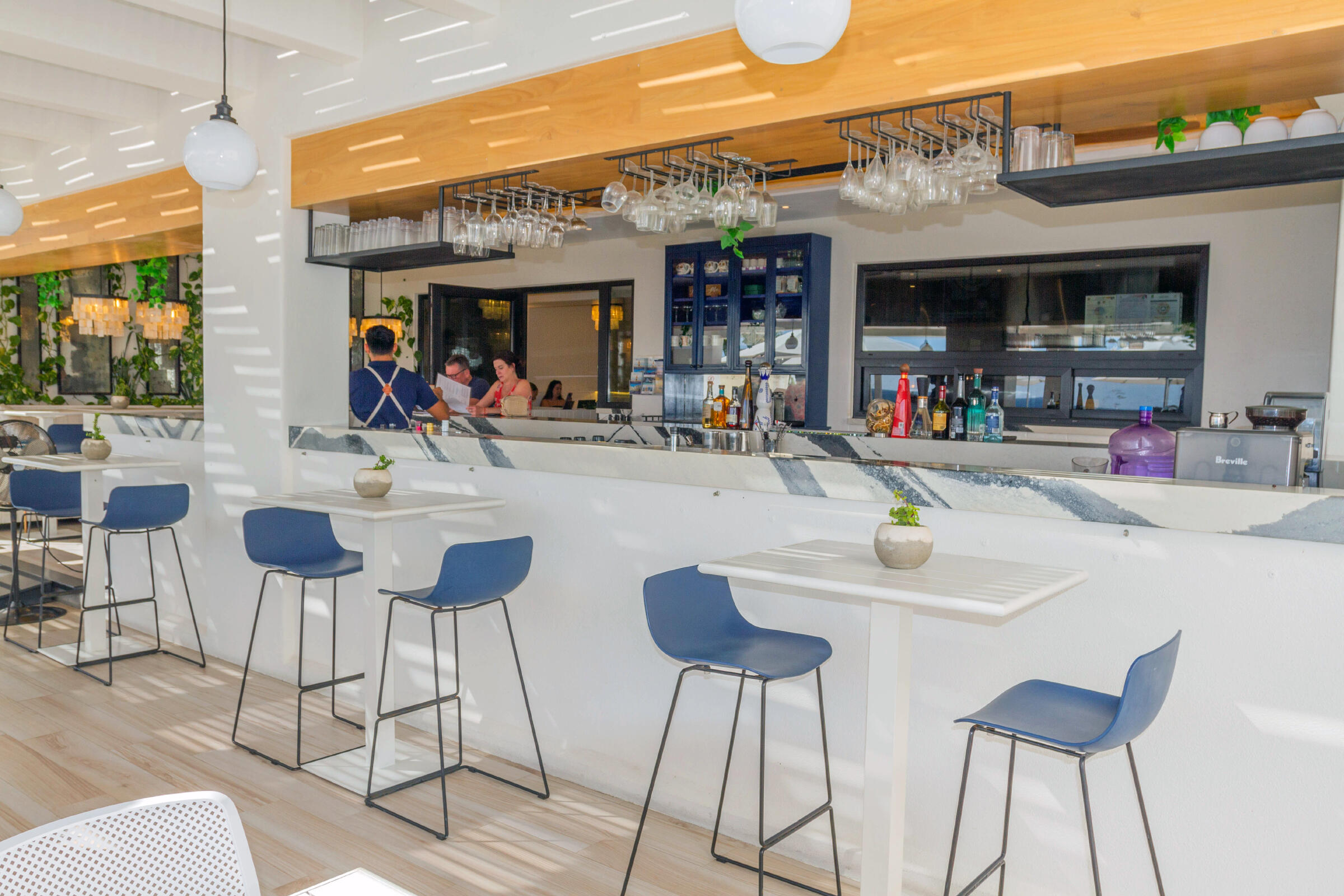 CONDO, EL ENCANTO, SELLER FIN. GARAGE