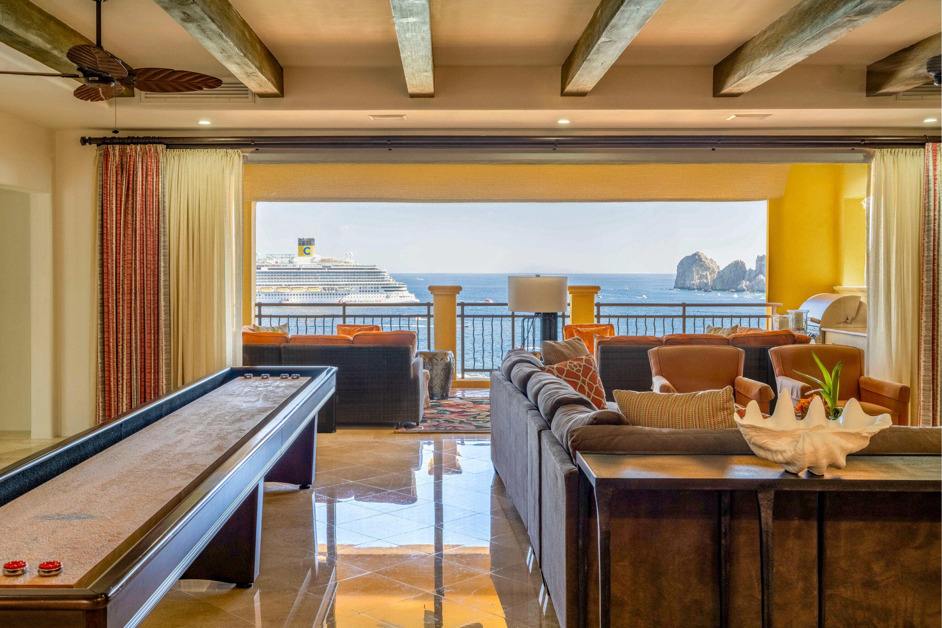 JR. PENTHOUSE, Hacienda Beach Club