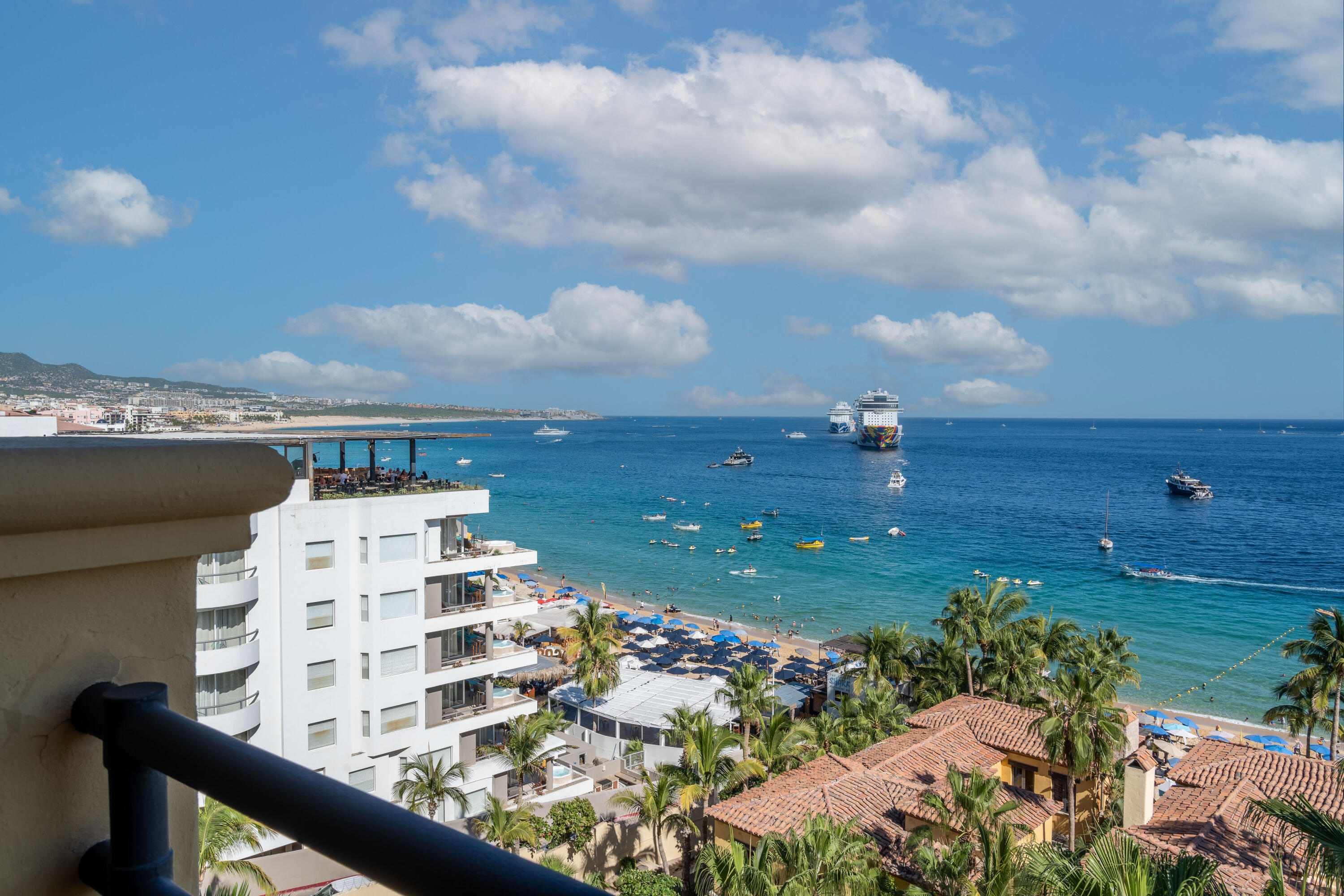 JR. PENTHOUSE, Hacienda Beach Club