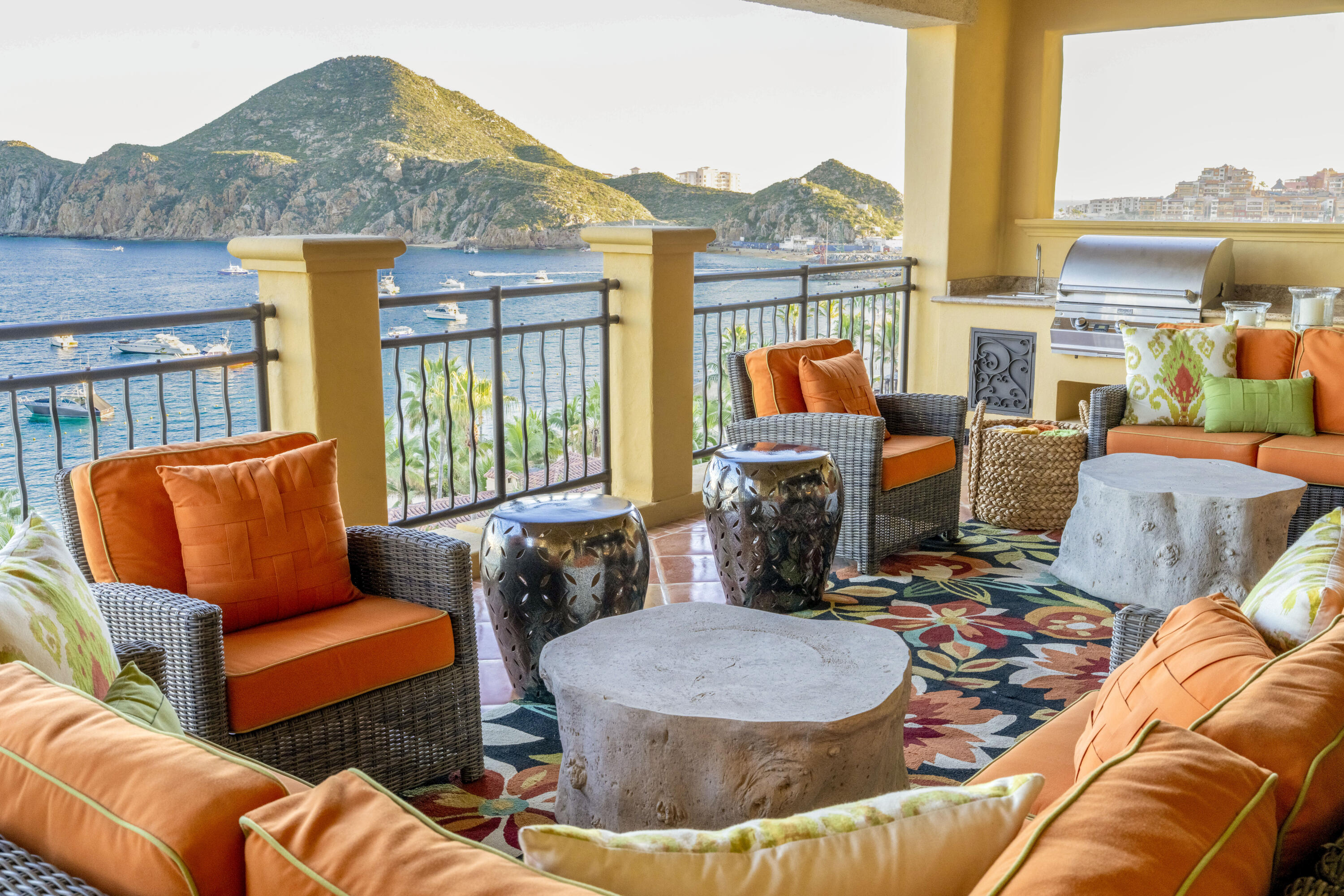 JR. PENTHOUSE, Hacienda Beach Club