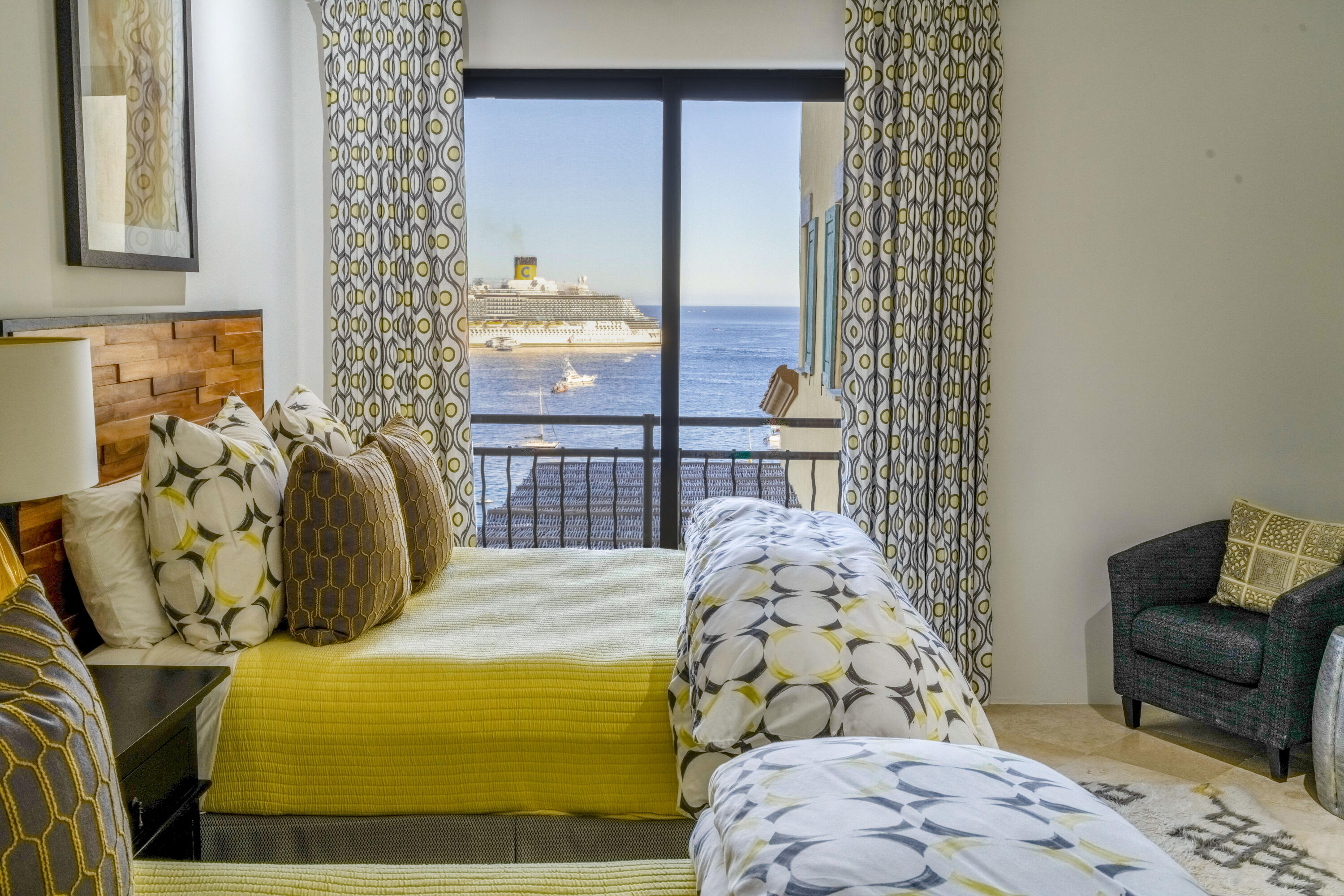 JR. PENTHOUSE, Hacienda Beach Club