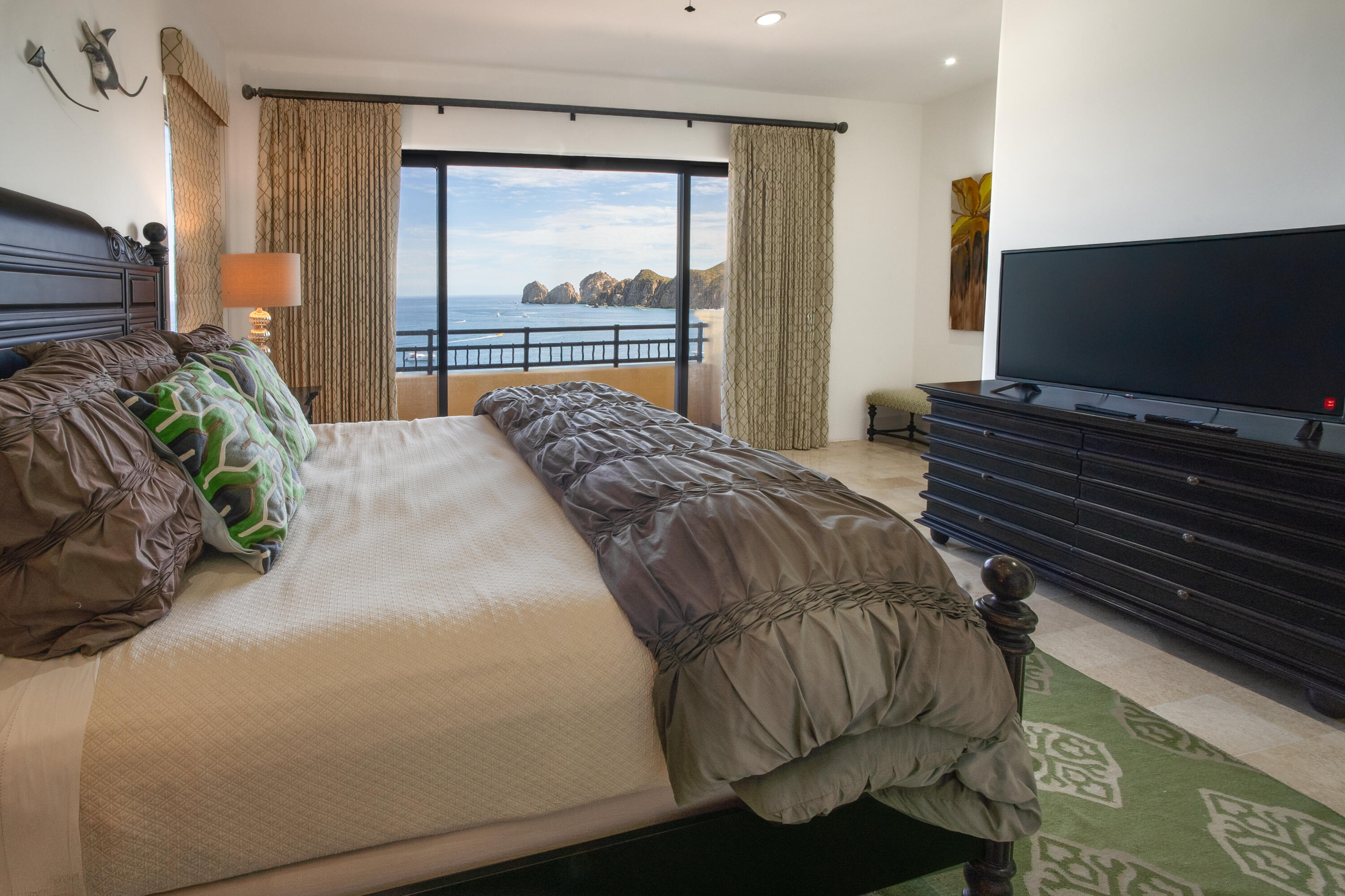 JR. PENTHOUSE, Hacienda Beach Club