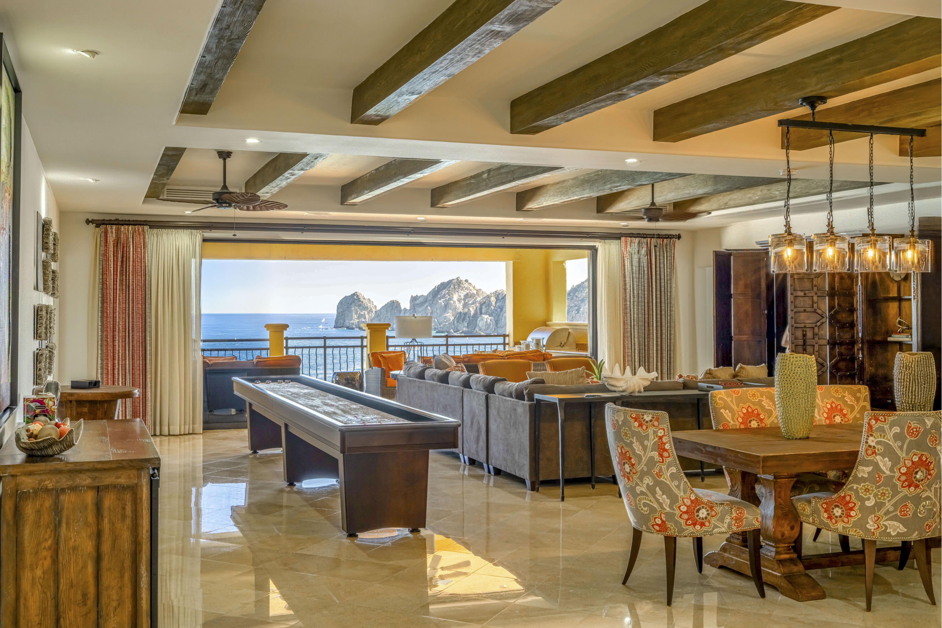 JR. PENTHOUSE, Hacienda Beach Club