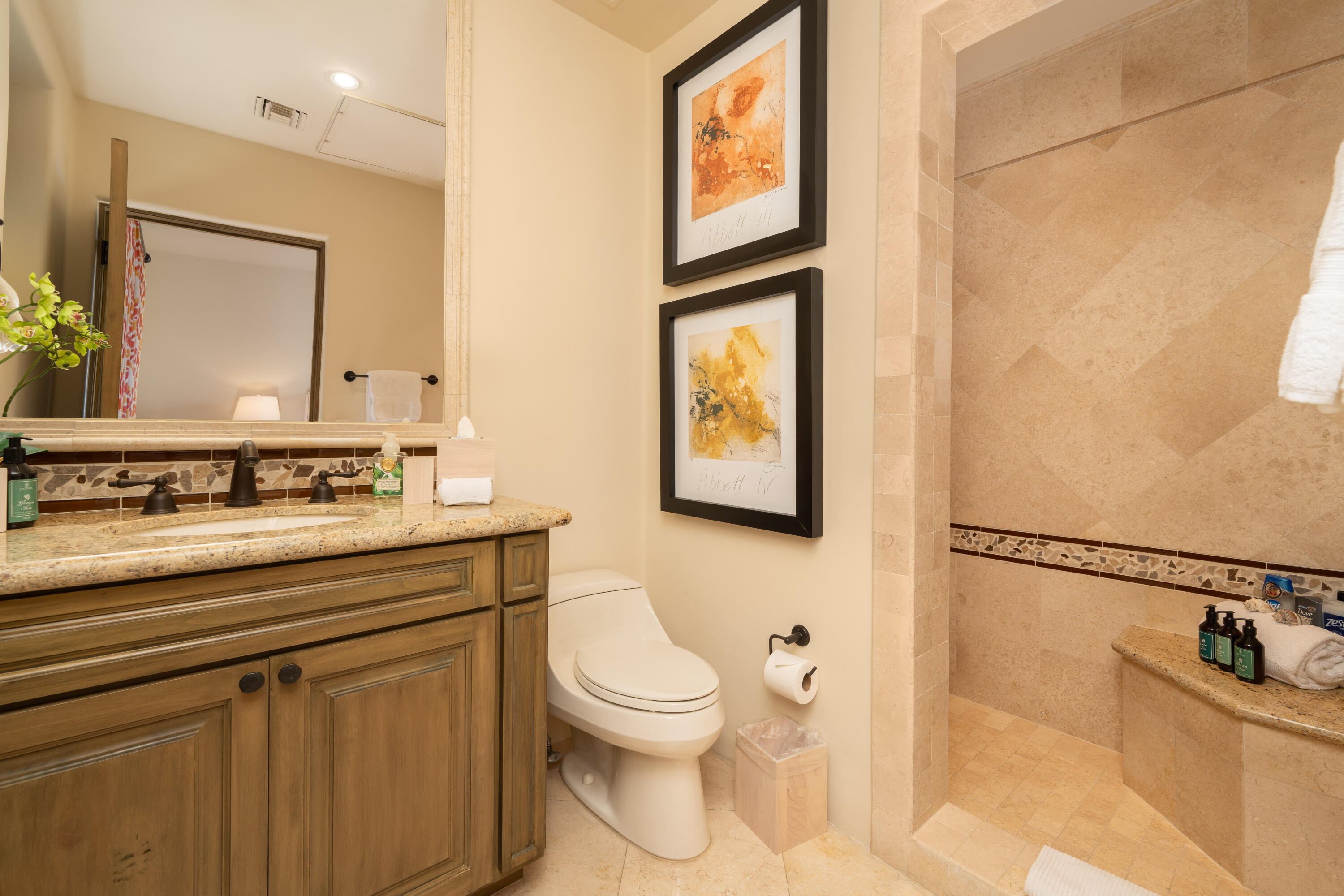 JR. PENTHOUSE, Hacienda Beach Club