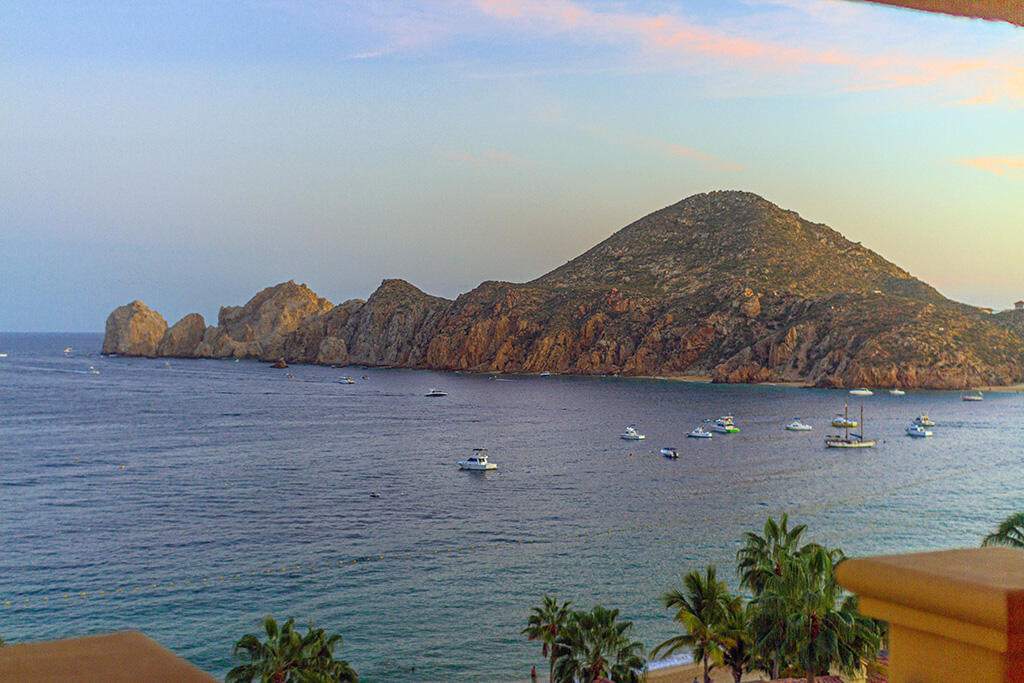 JR. PENTHOUSE, Hacienda Beach Club