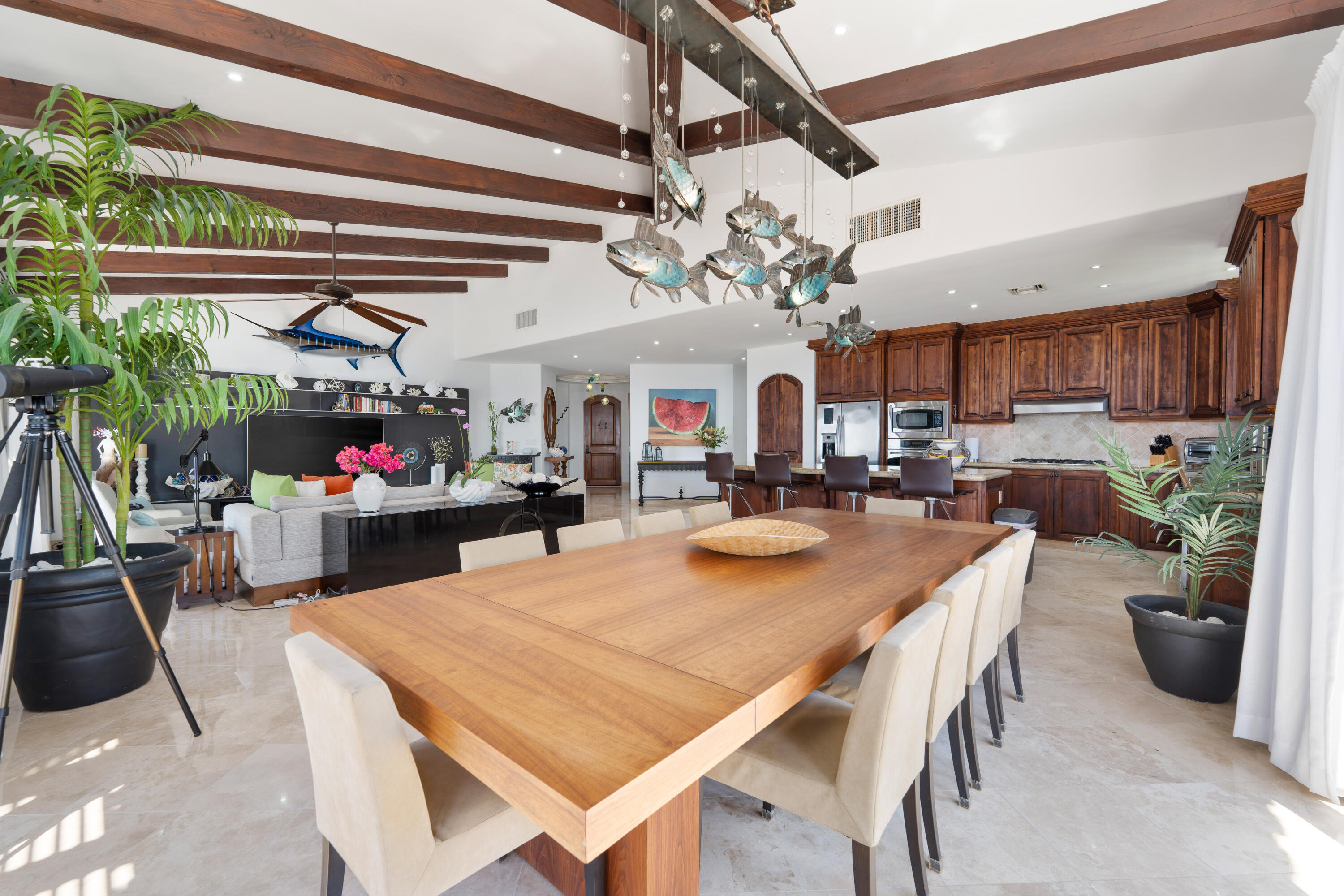 PH, El Encanto De La Laguna