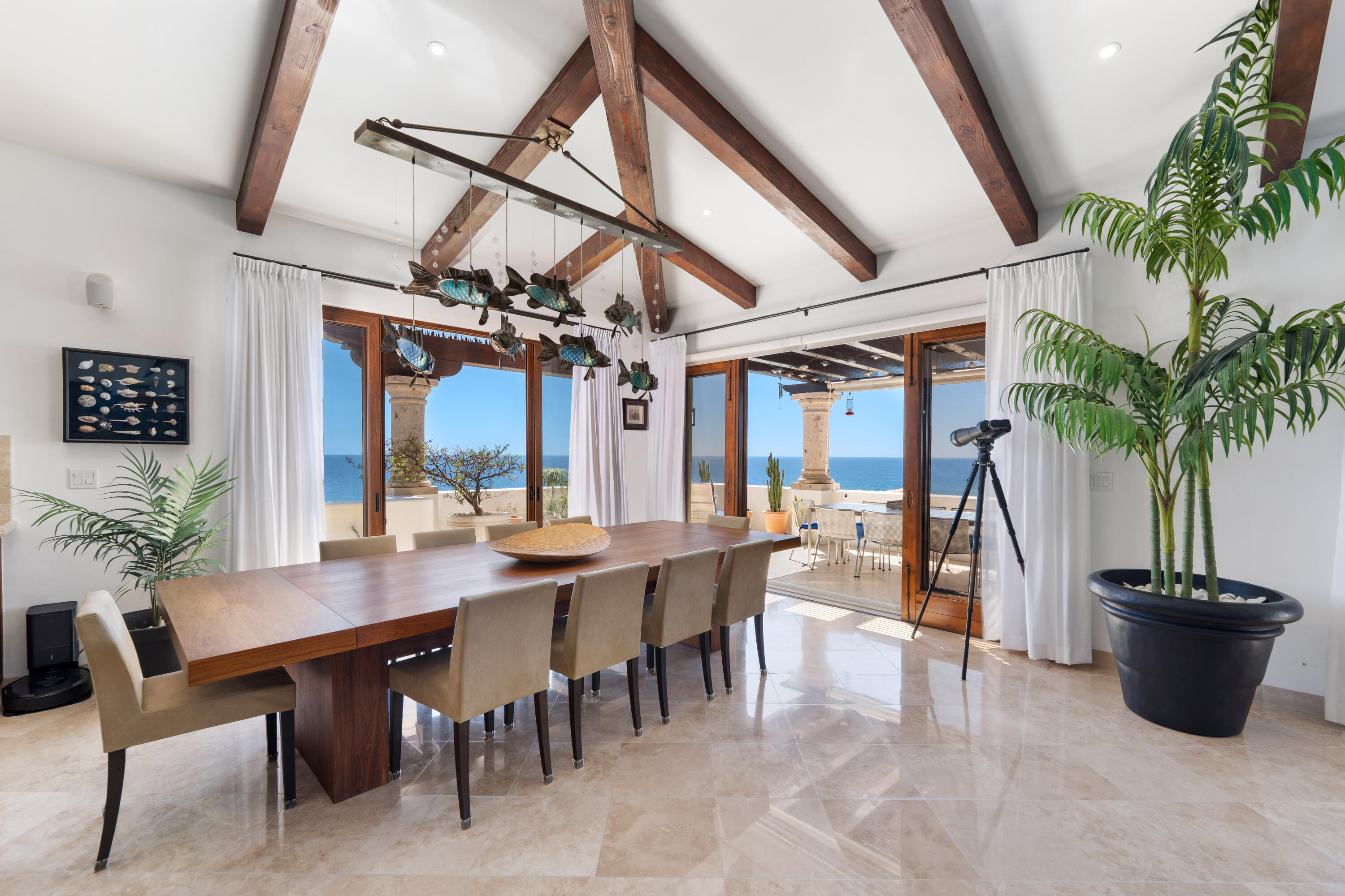 PH, El Encanto De La Laguna