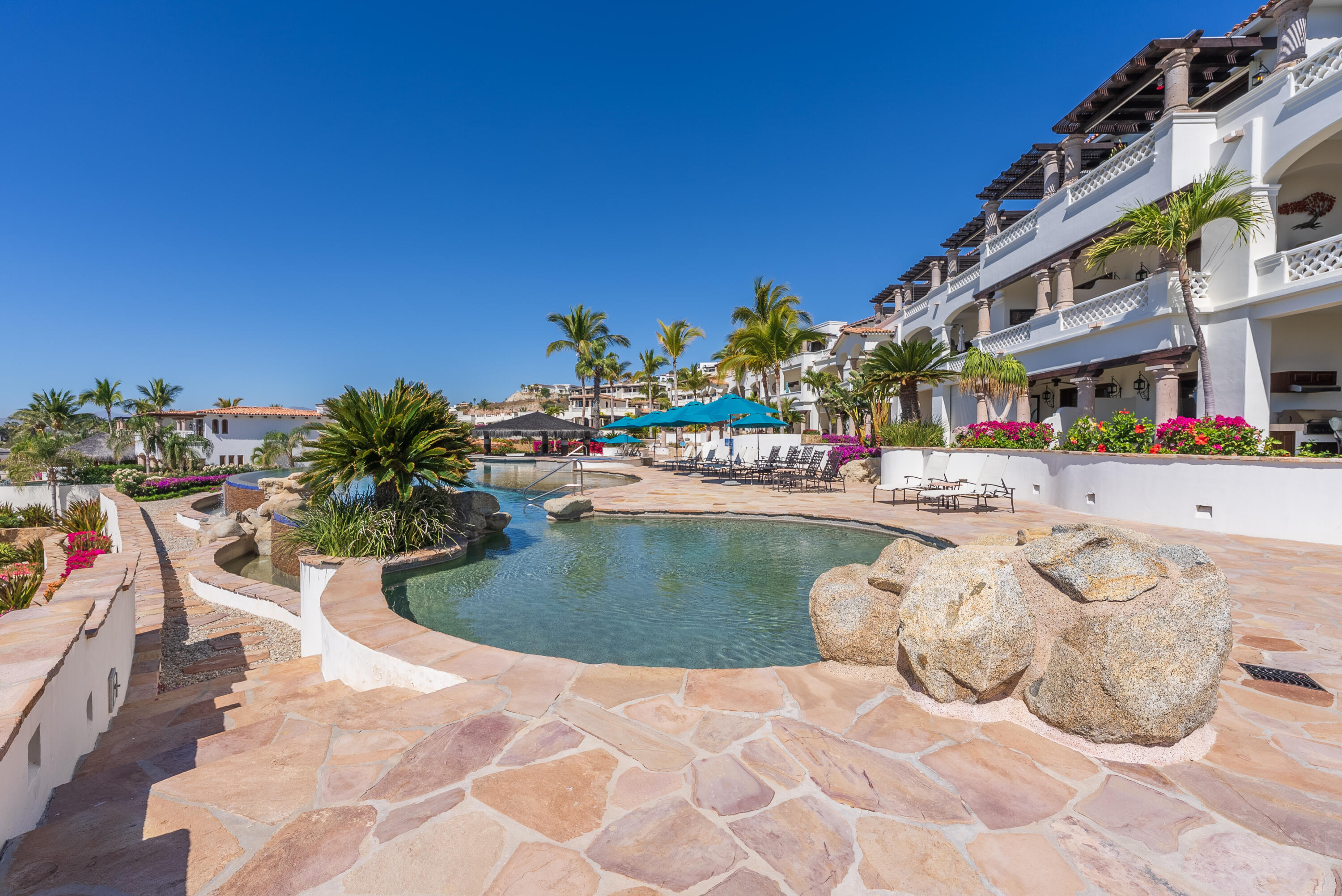 PH, El Encanto De La Laguna