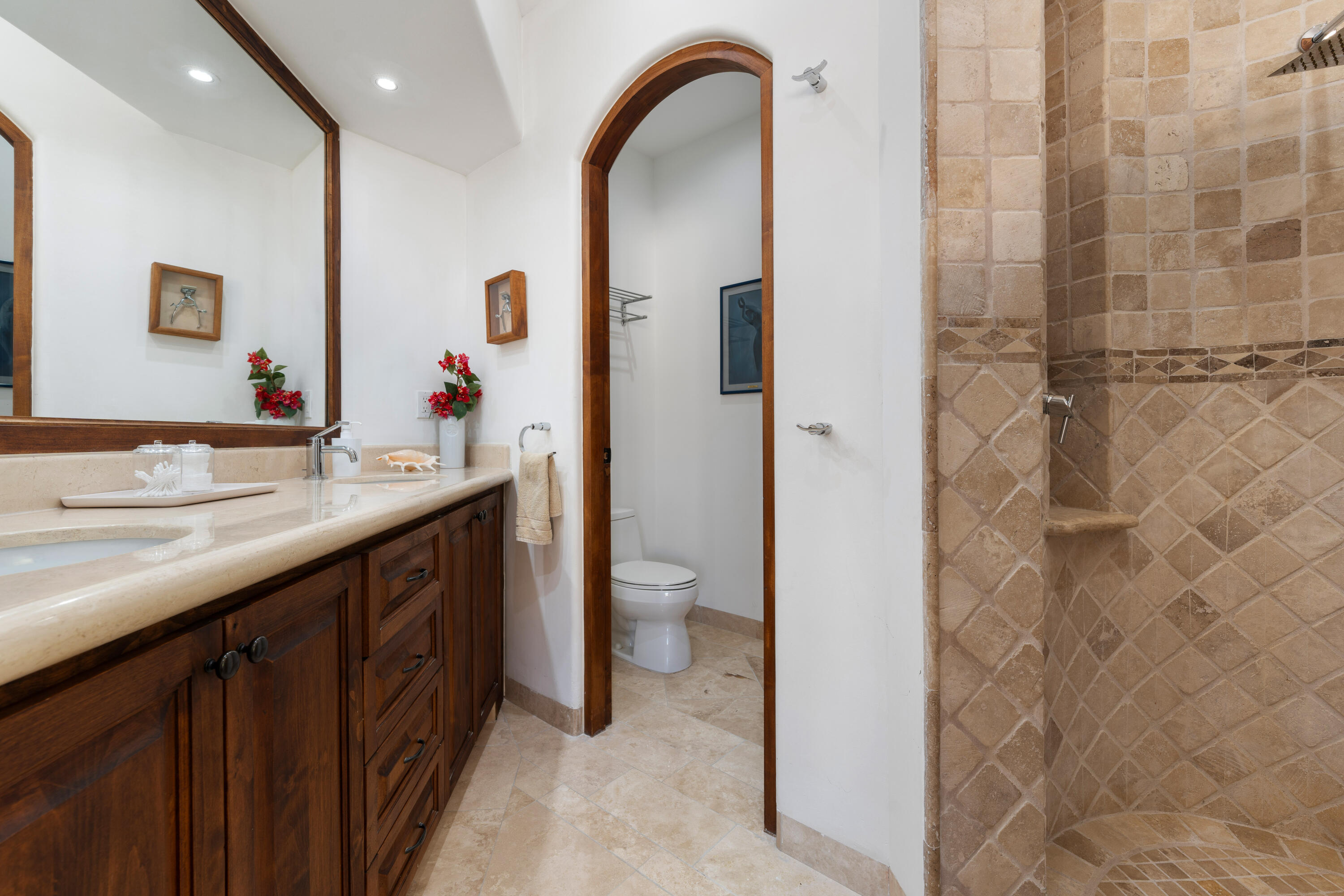 PH, El Encanto De La Laguna