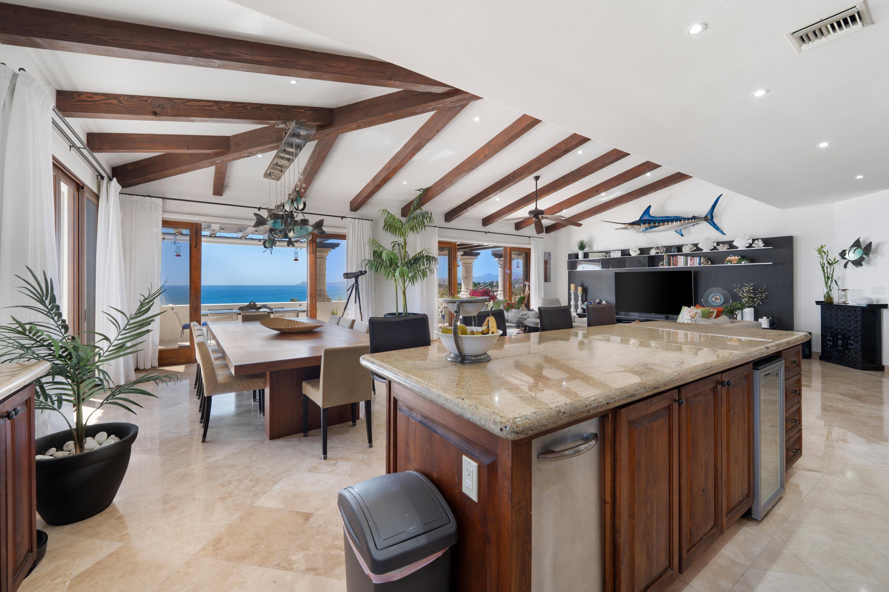 PH, El Encanto De La Laguna