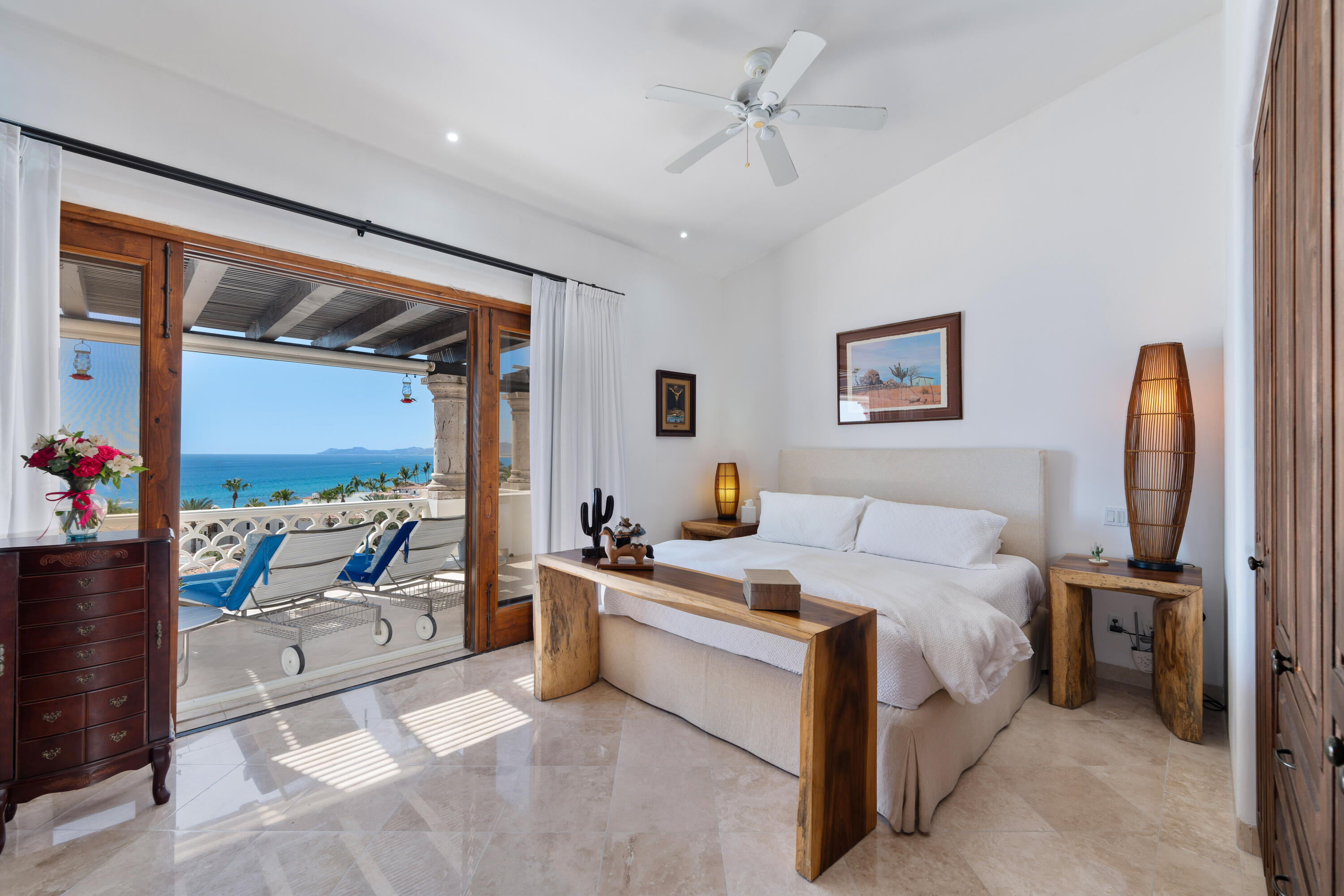 PH, El Encanto De La Laguna