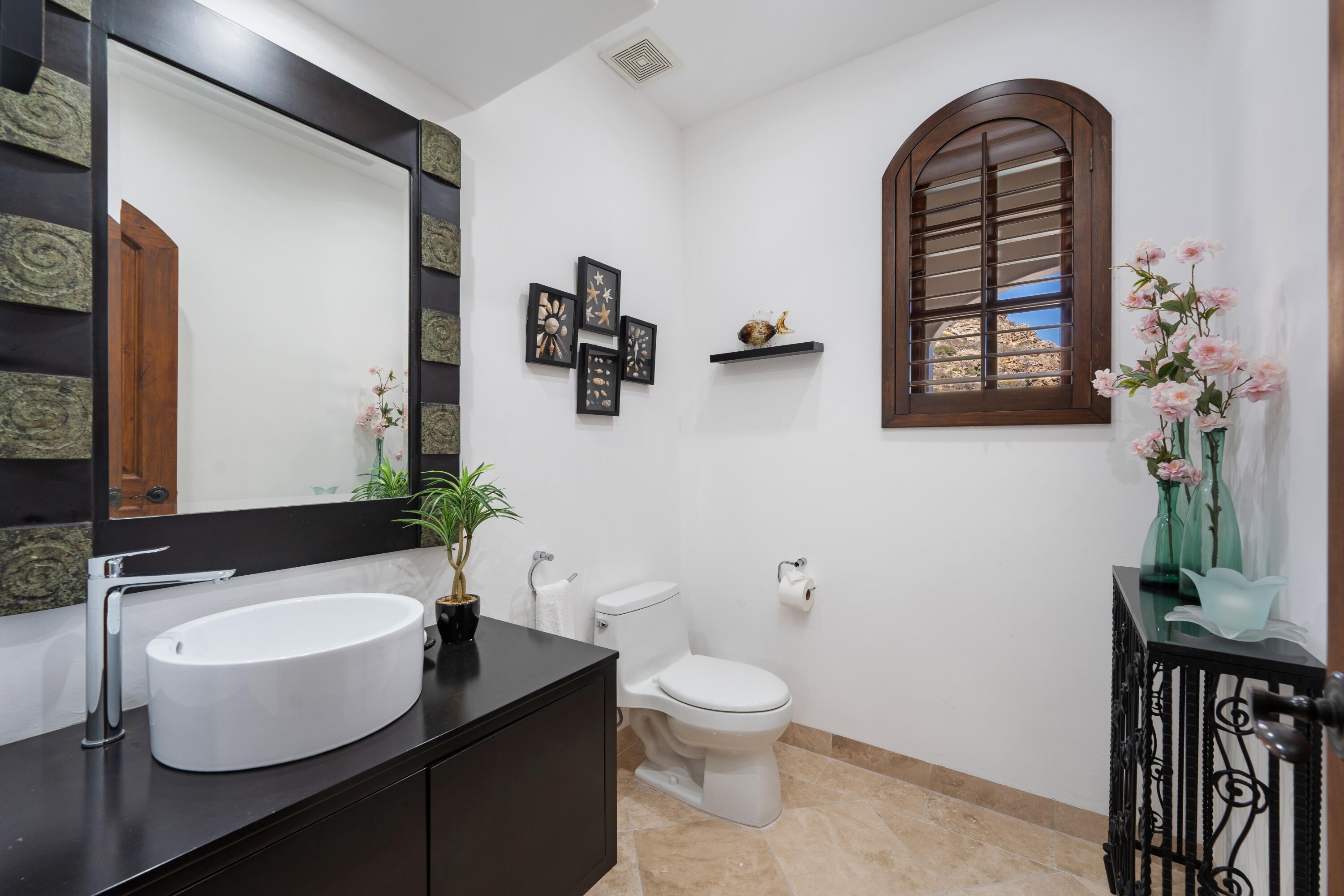 PH, El Encanto De La Laguna