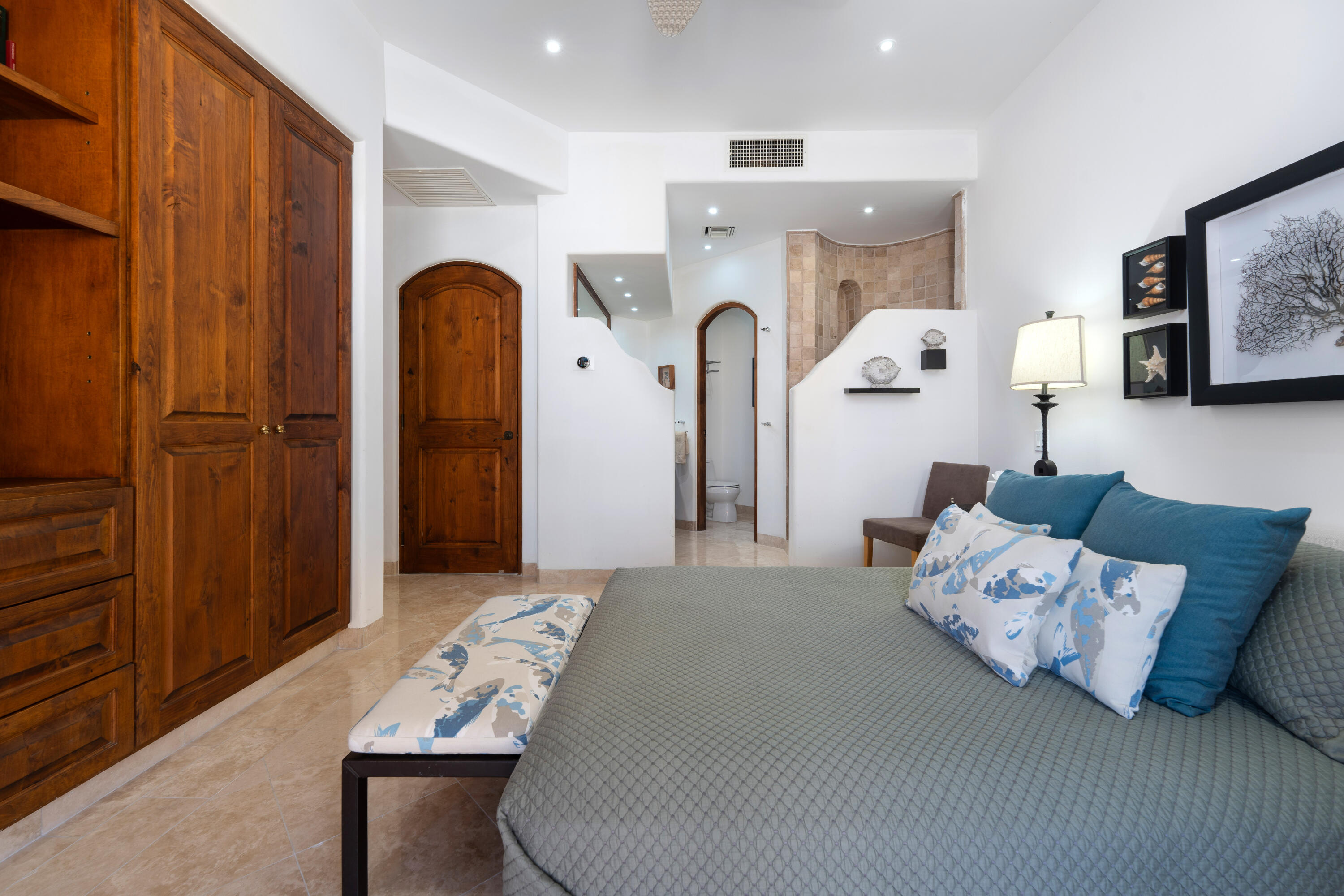 PH, El Encanto De La Laguna