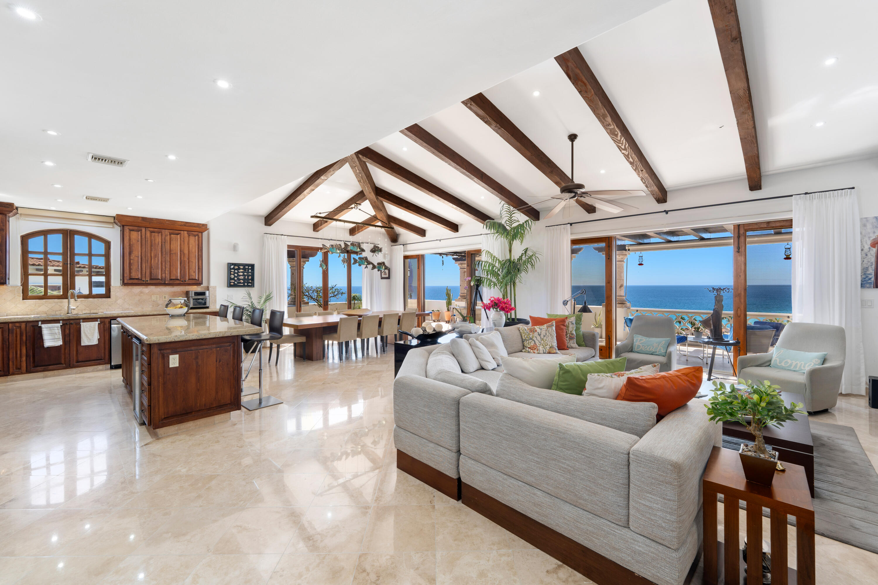 PH, El Encanto De La Laguna