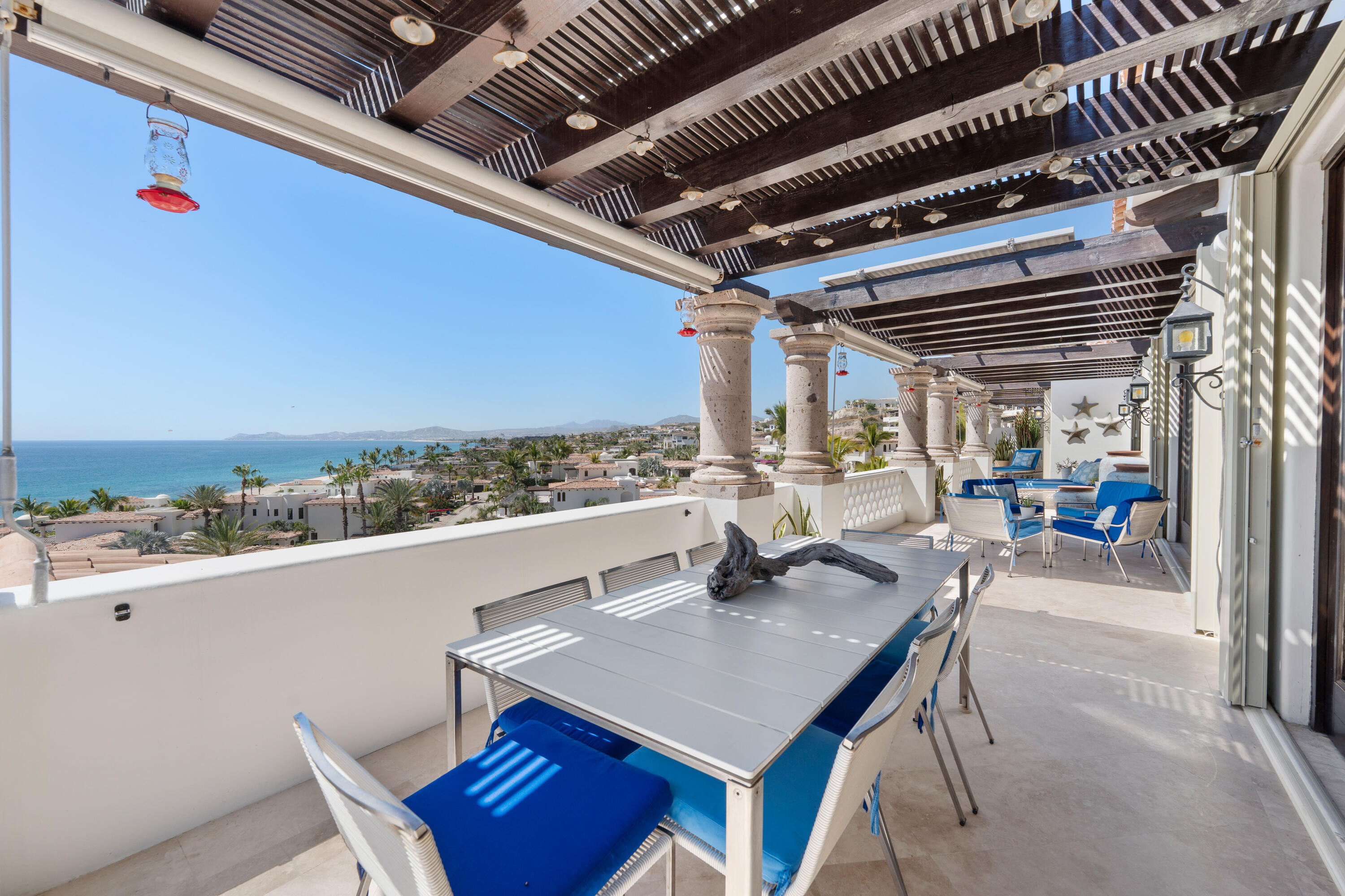 PH, El Encanto De La Laguna