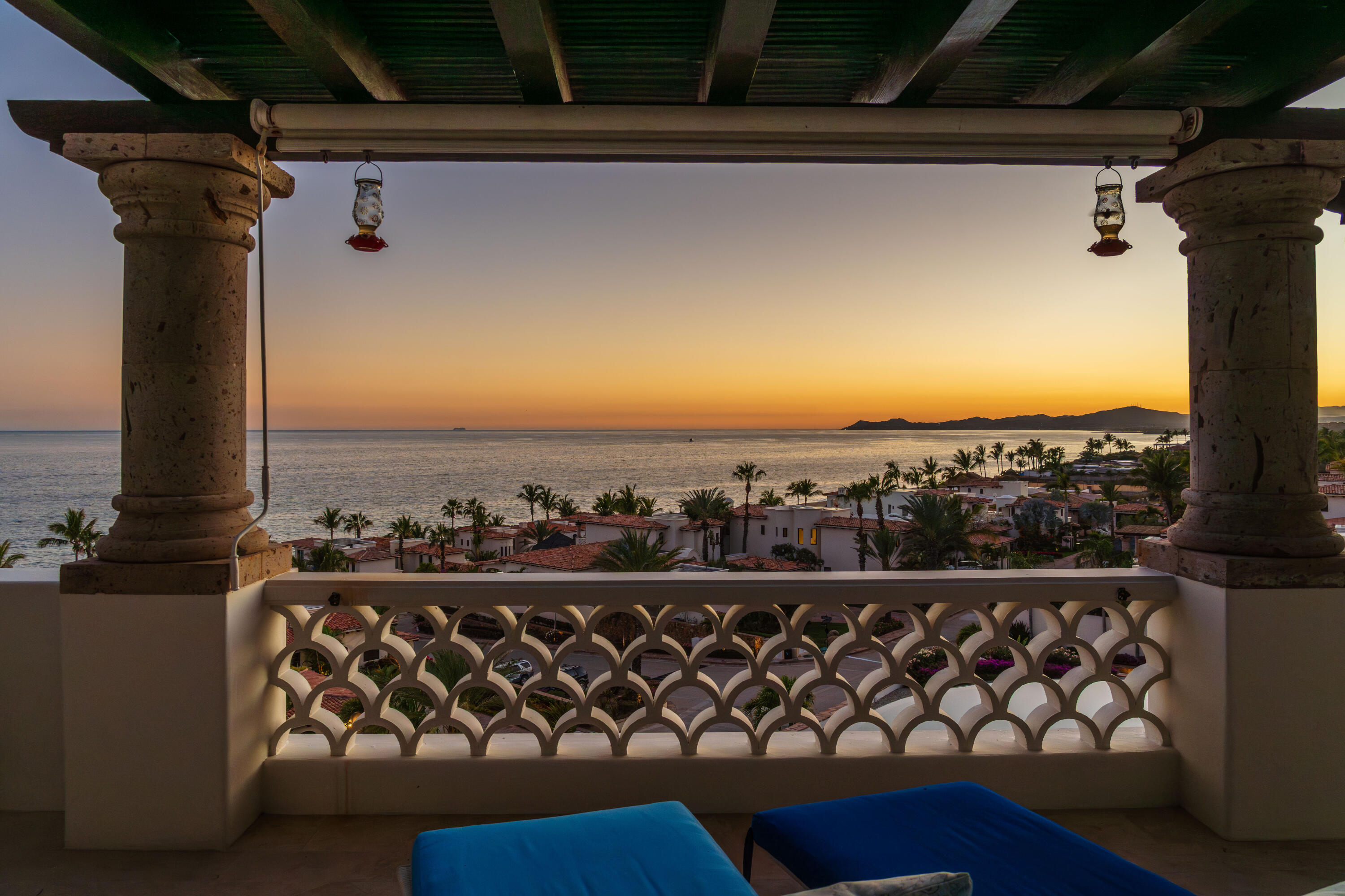 PH, El Encanto De La Laguna