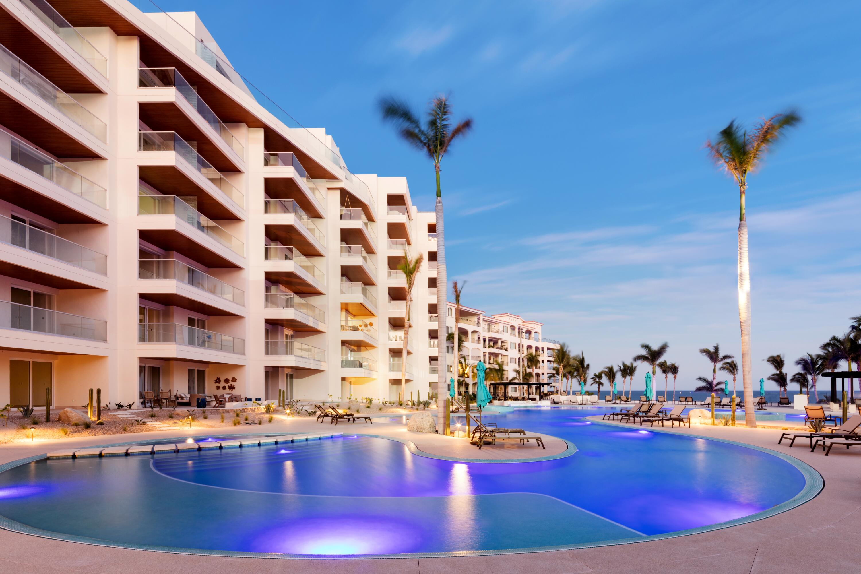 P. Malecon San Jose, Tortuga Bay II