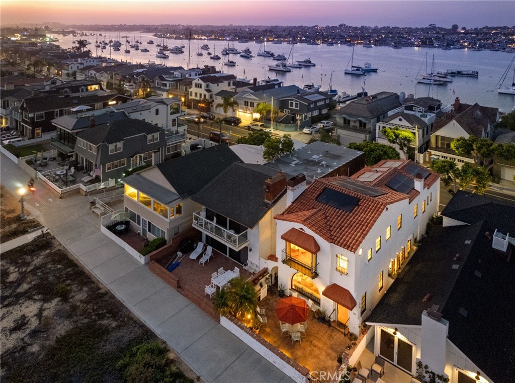 1305 E Balboa Boulevard