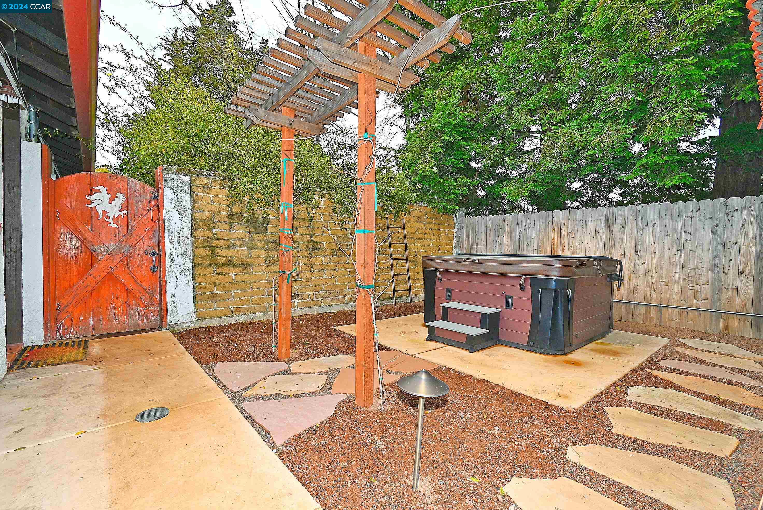 490 LA VISTA ROAD