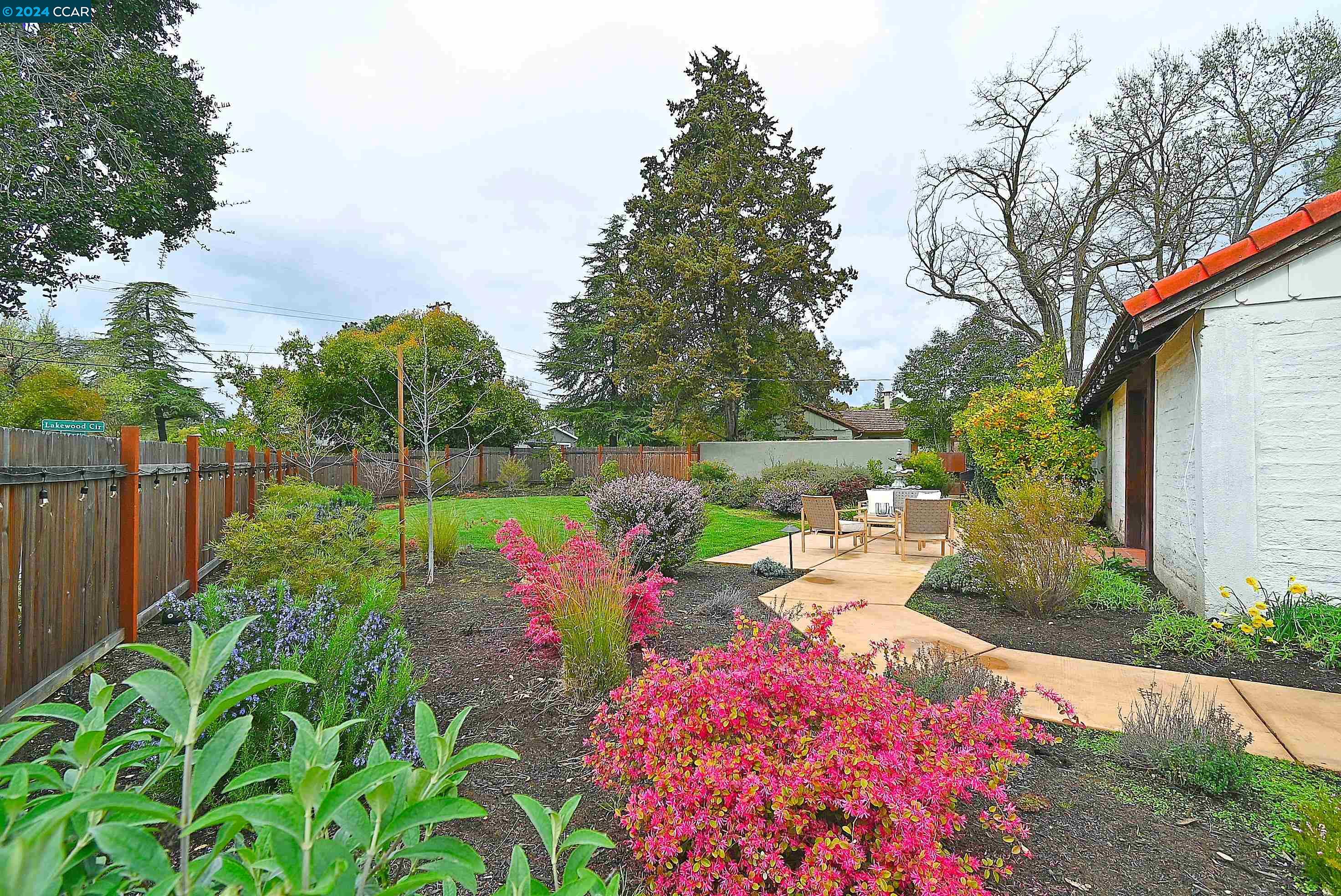 490 LA VISTA ROAD