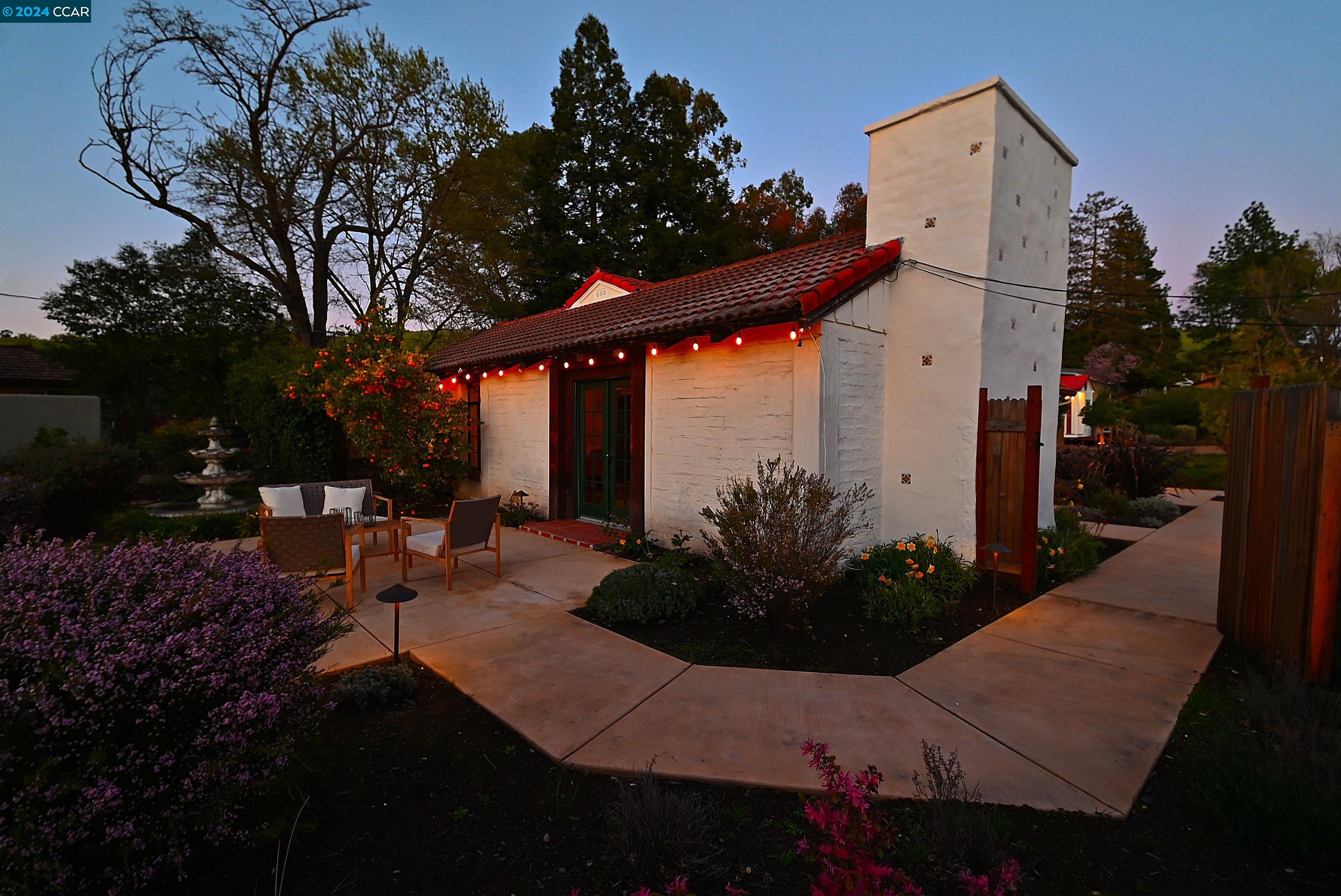 490 LA VISTA ROAD