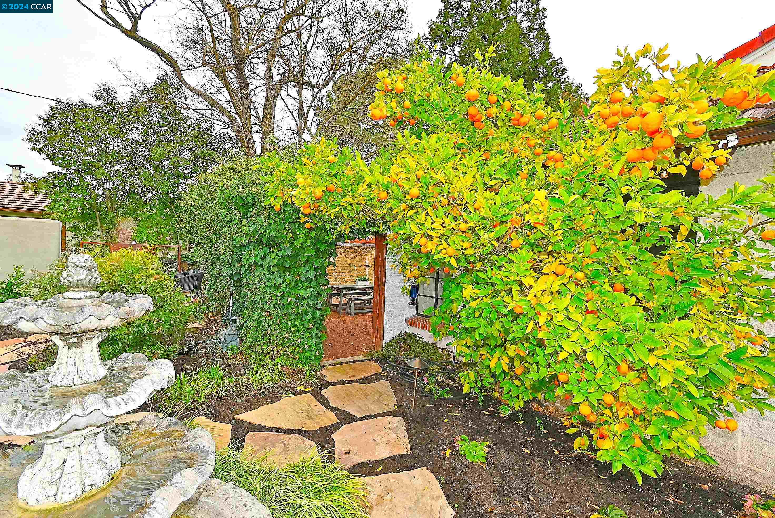 490 LA VISTA ROAD