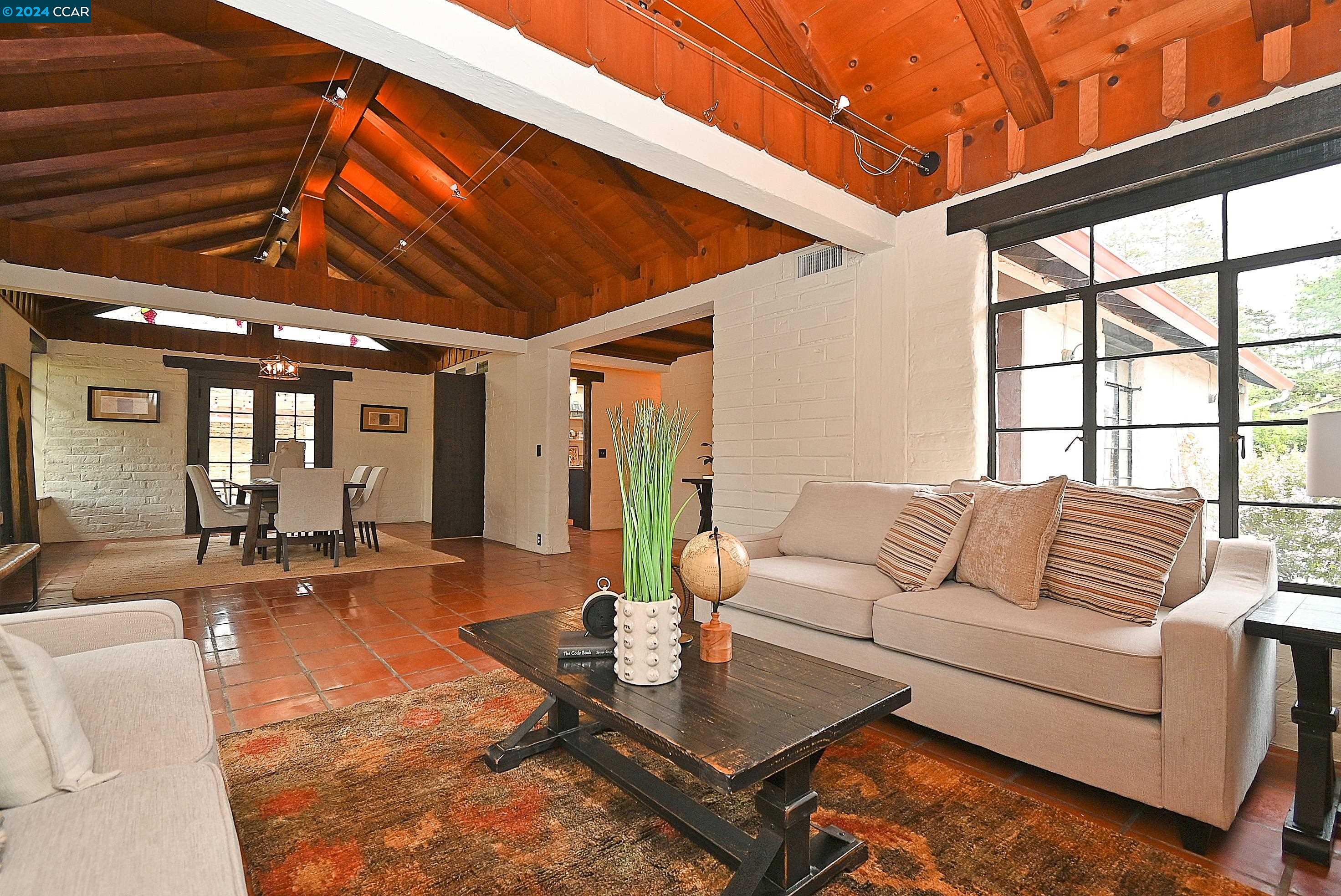 490 LA VISTA ROAD