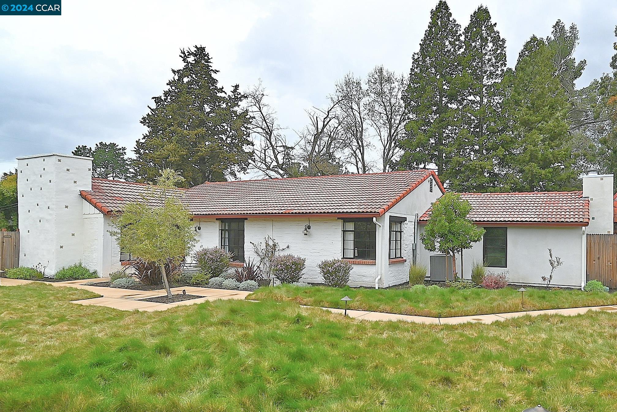 490 LA VISTA ROAD