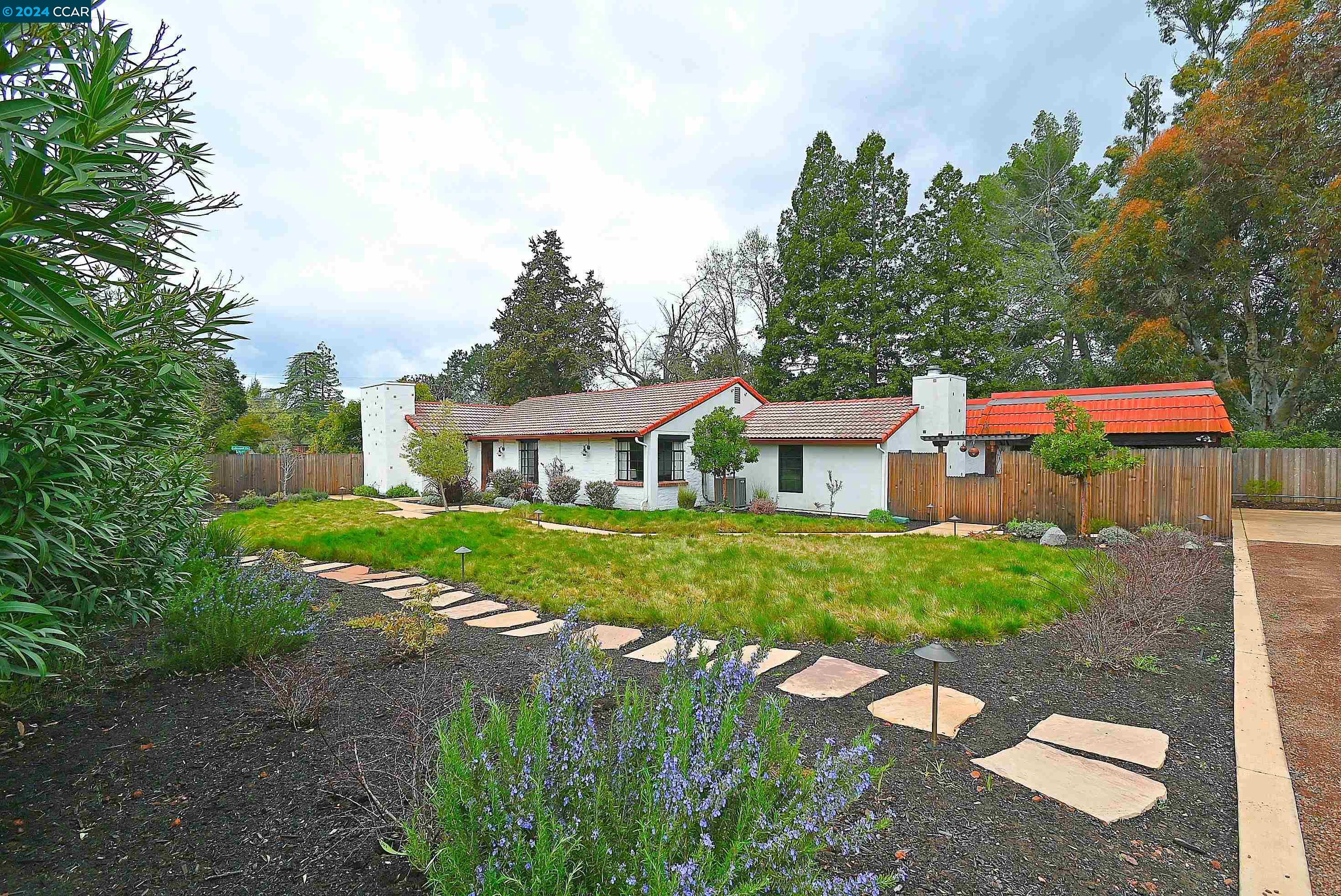 490 LA VISTA ROAD