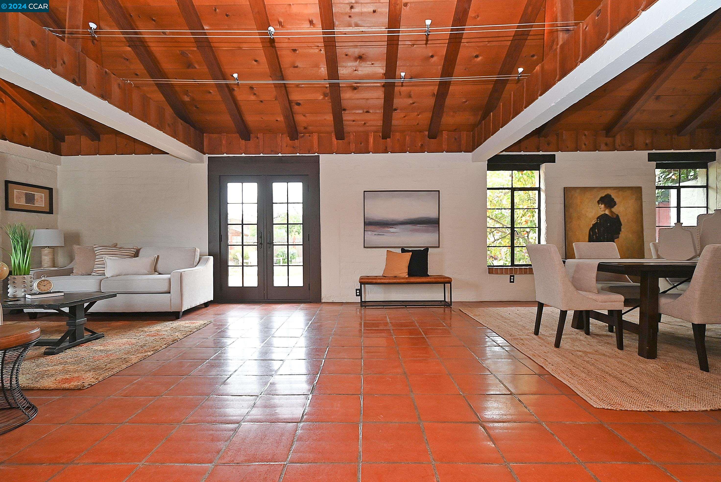 490 LA VISTA ROAD