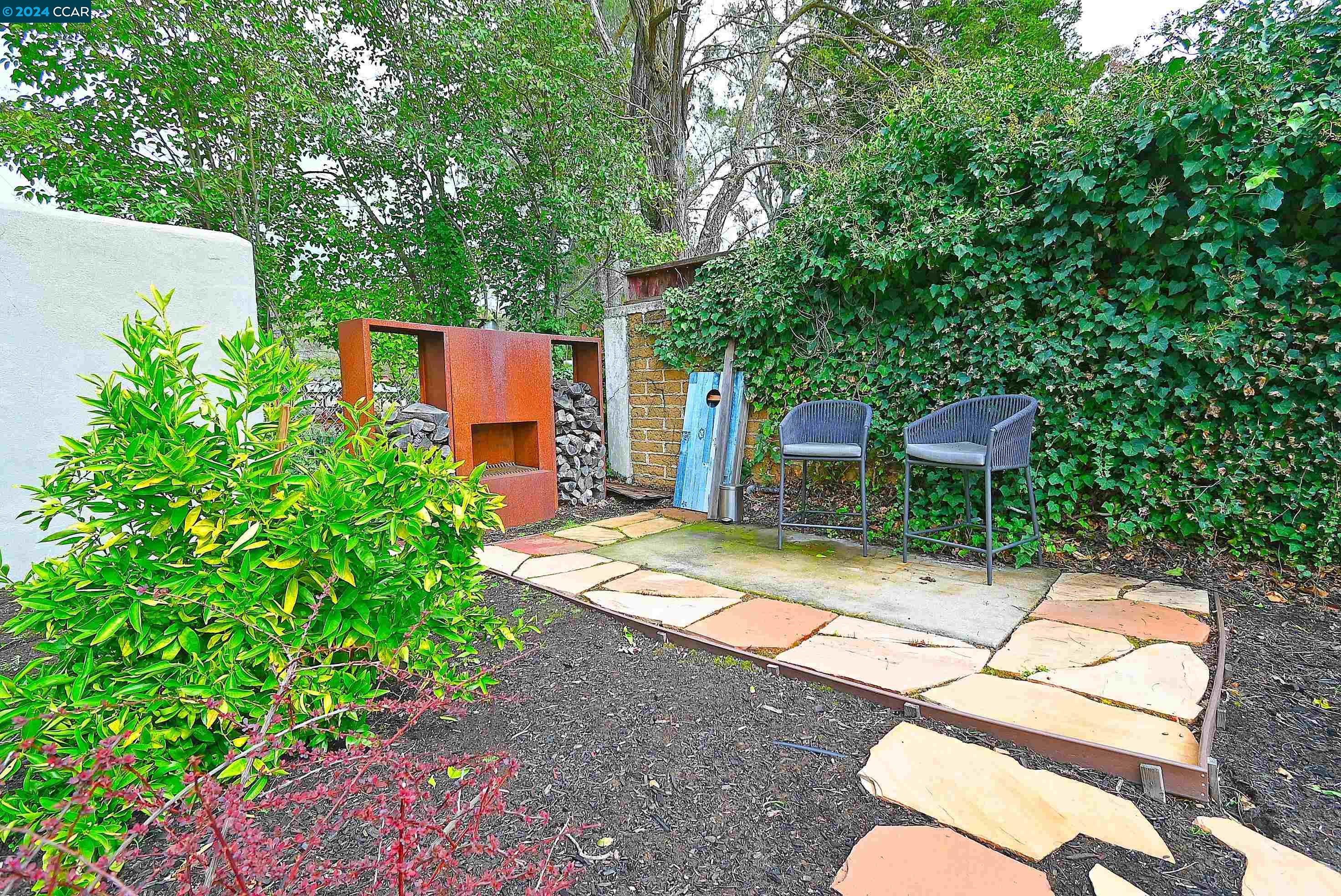 490 LA VISTA ROAD