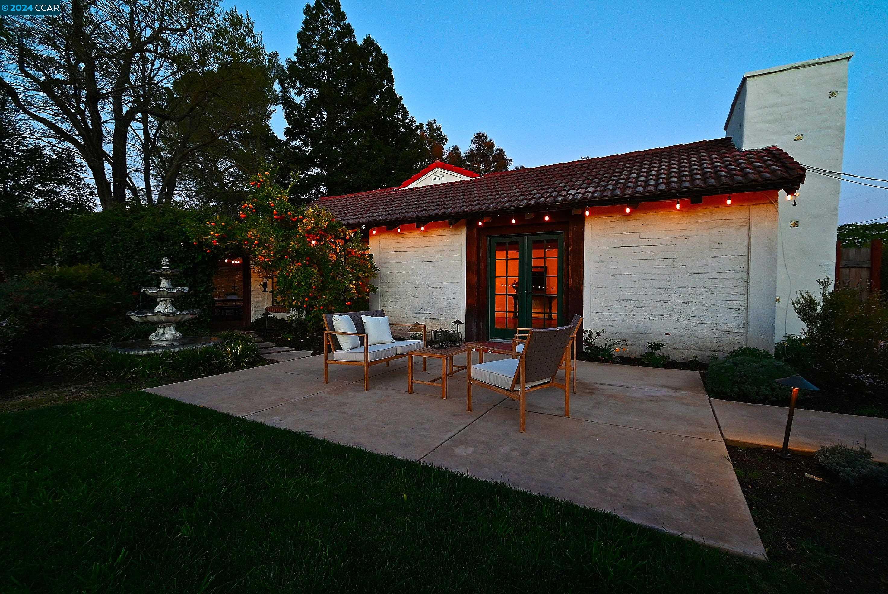 490 LA VISTA ROAD