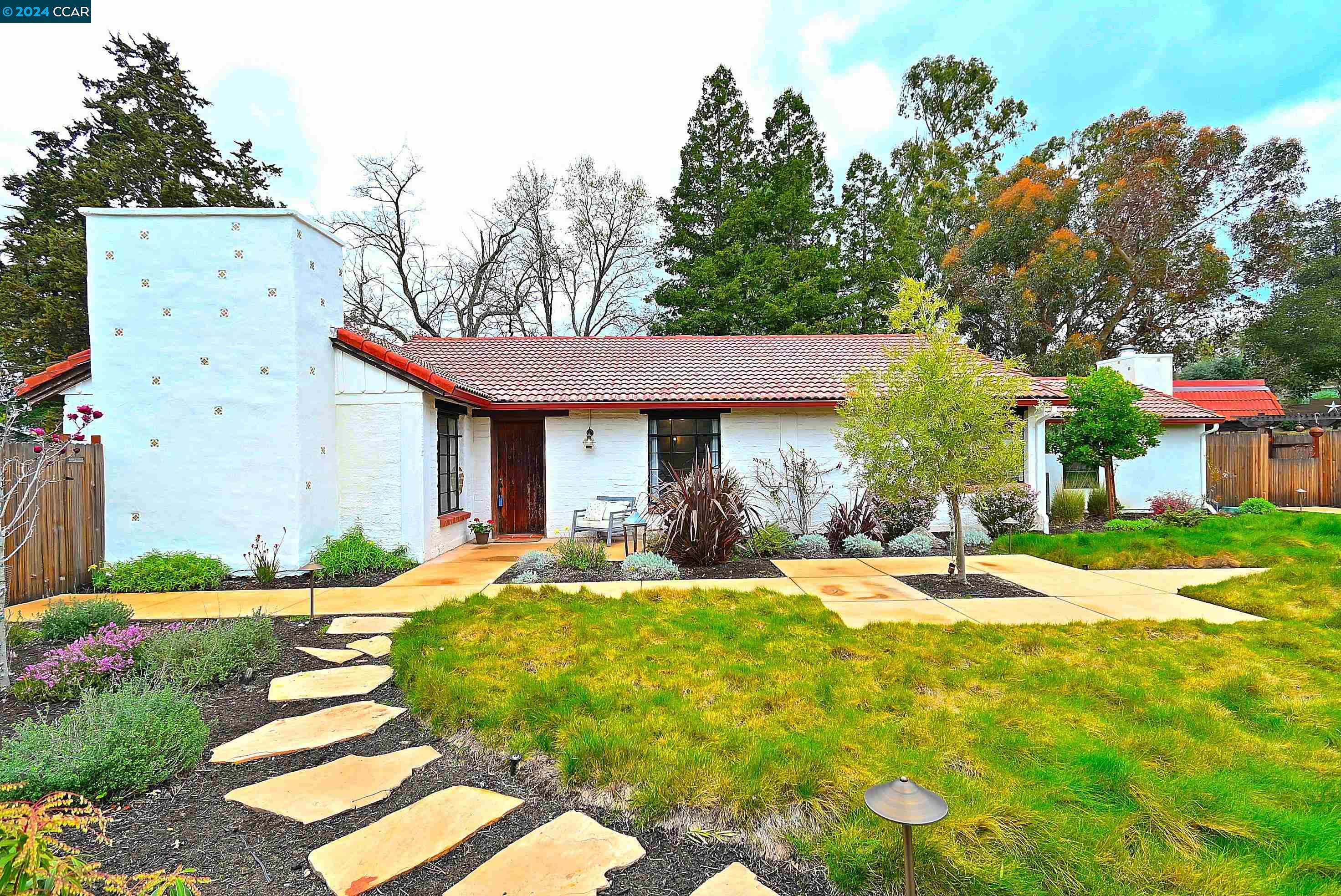 490 LA VISTA ROAD