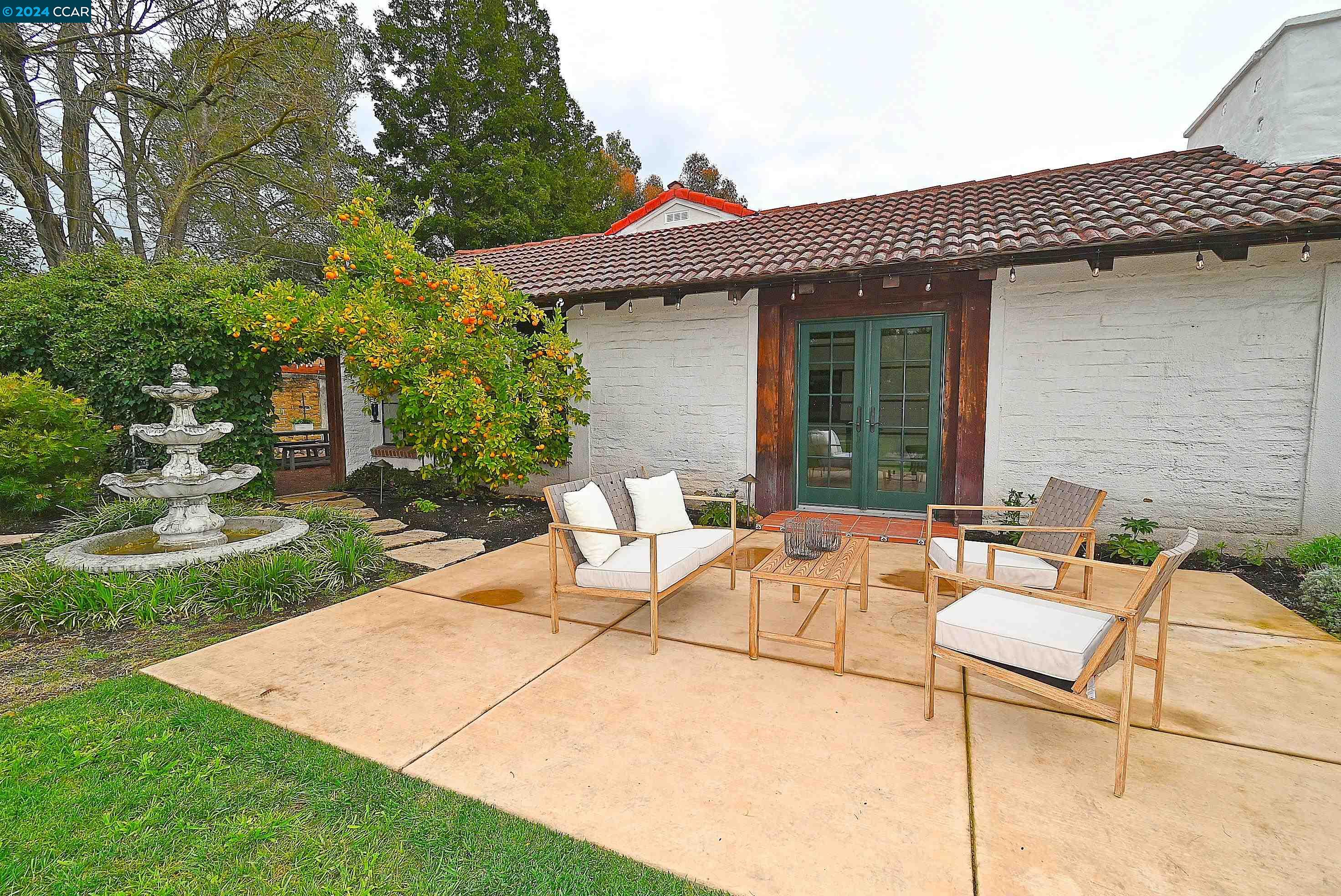 490 LA VISTA ROAD