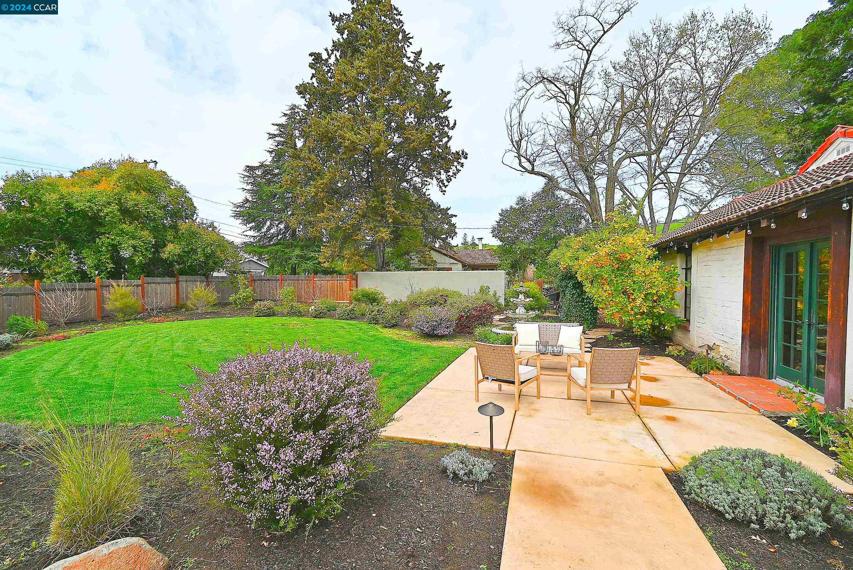 490 LA VISTA ROAD