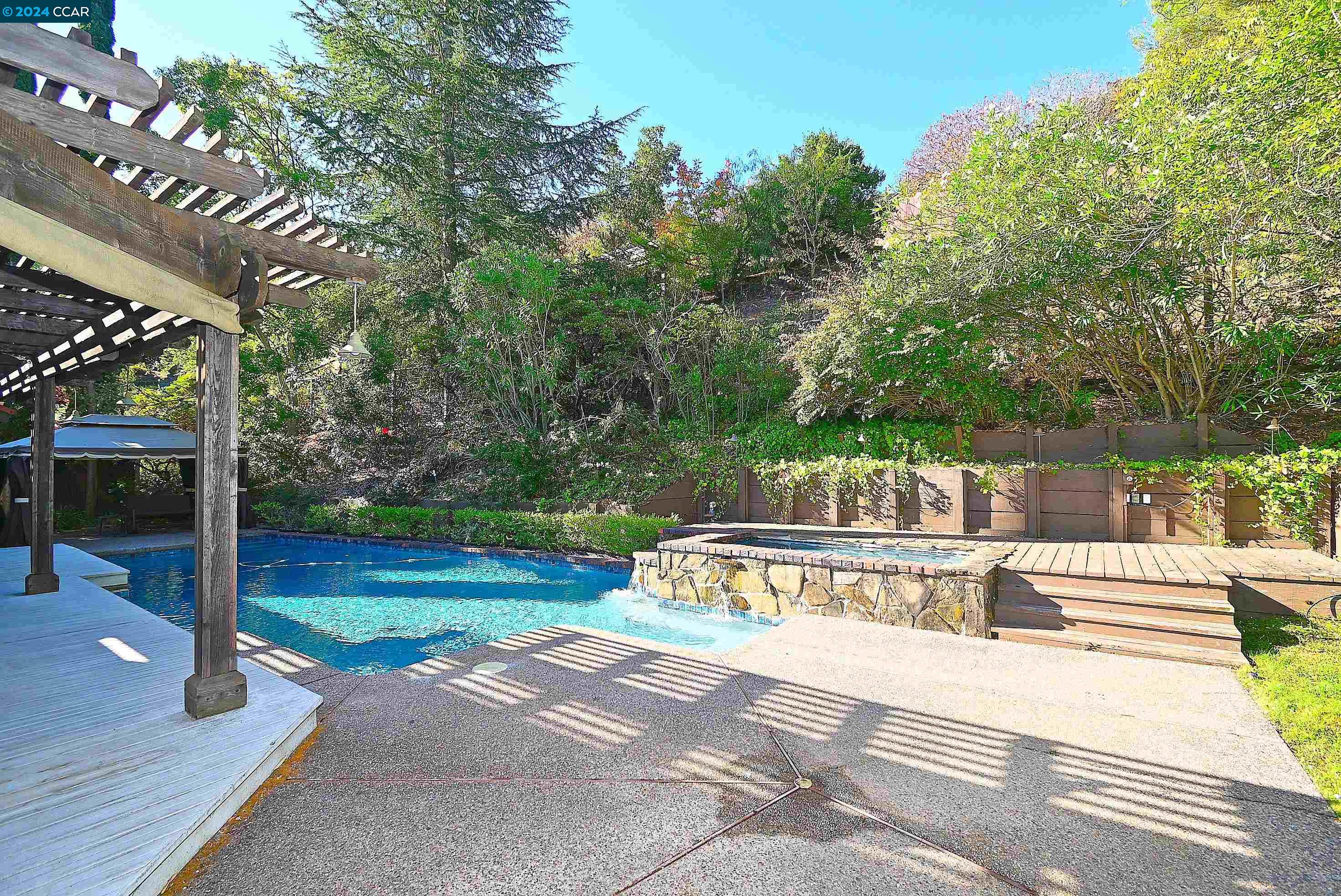 223 TIBURON CT